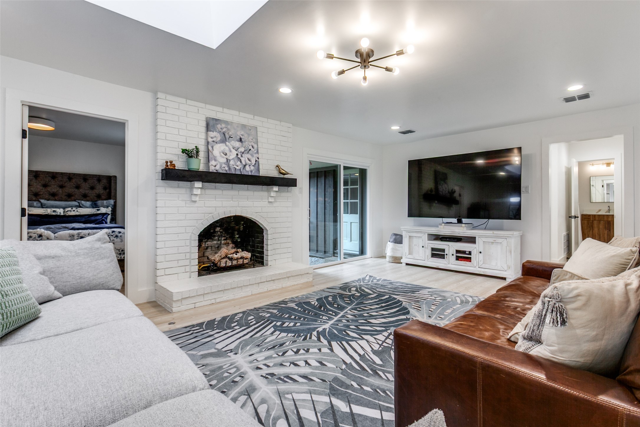 7637 La Risa Drive