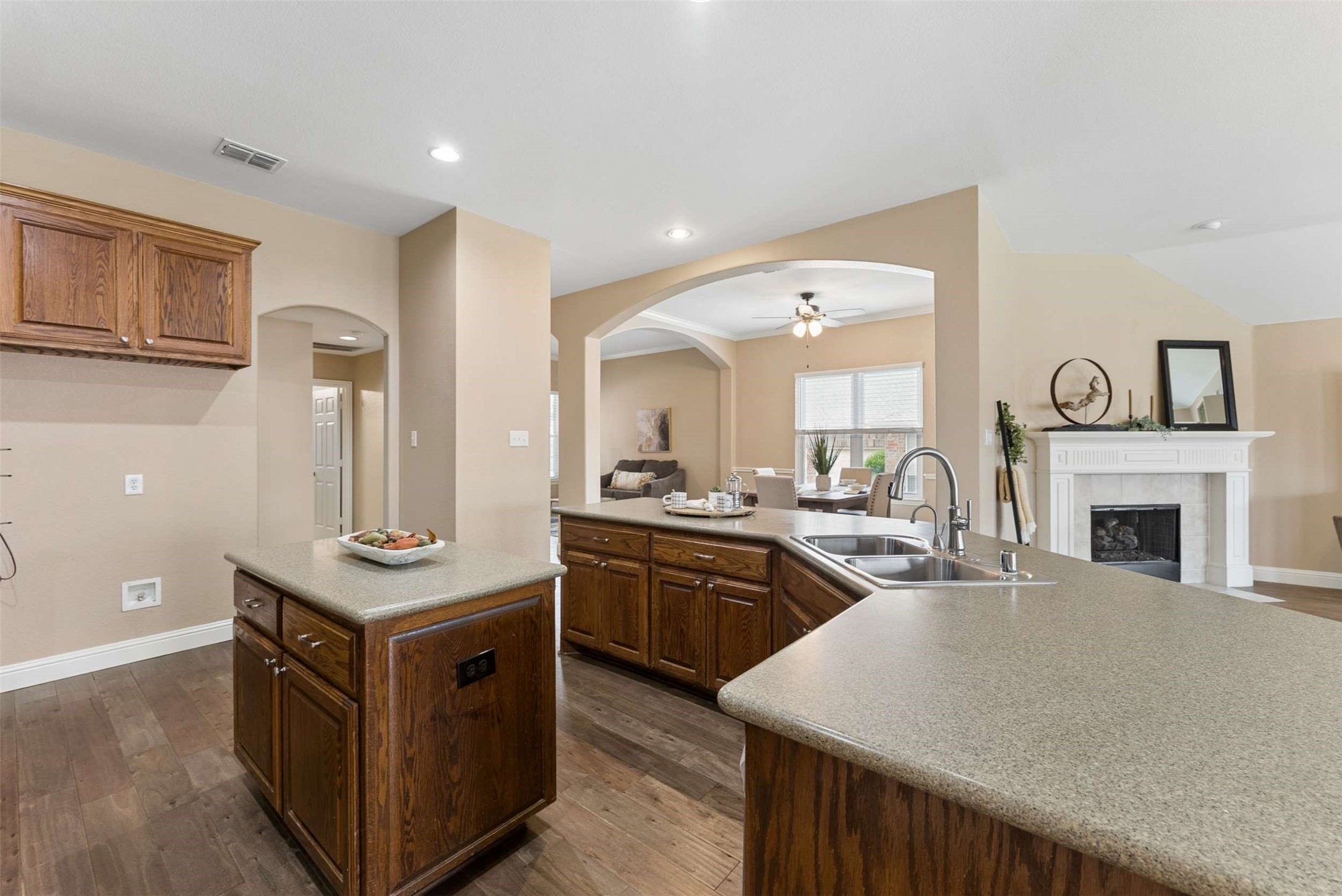 1221 Amistad Drive
