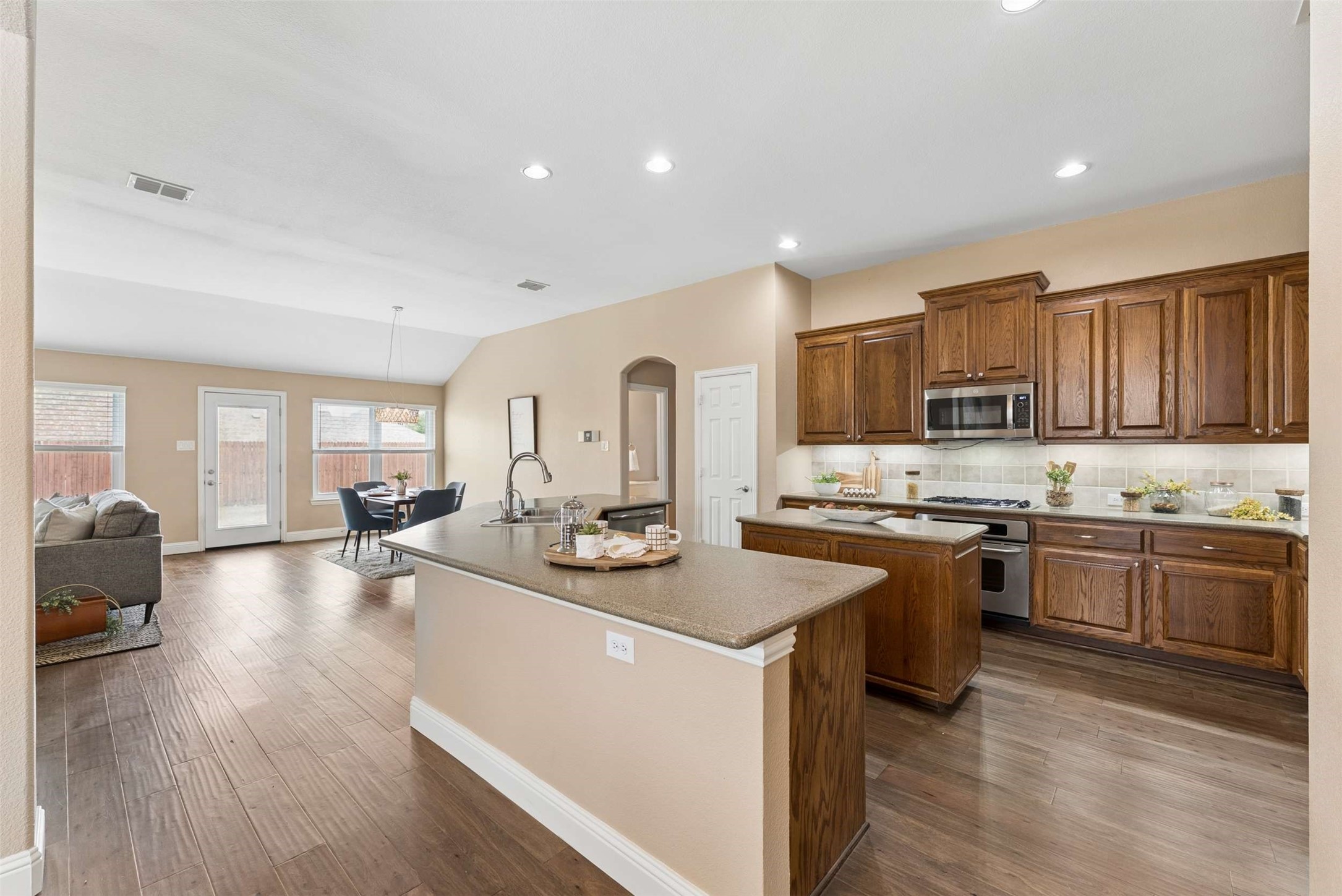 1221 Amistad Drive