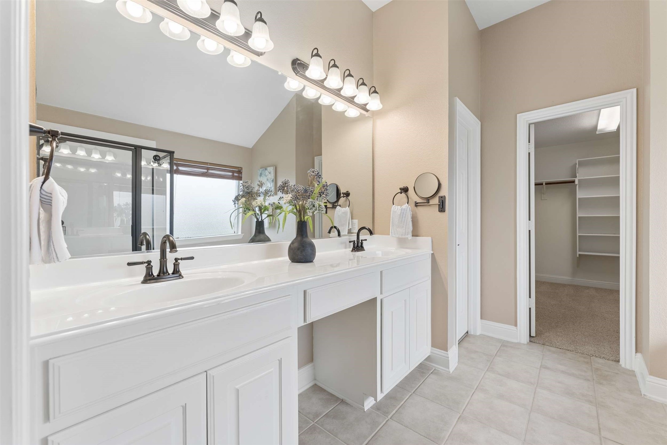 1221 Amistad Drive
