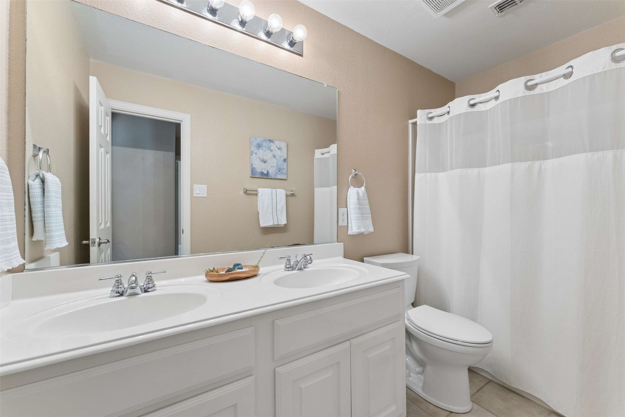 1221 Amistad Drive
