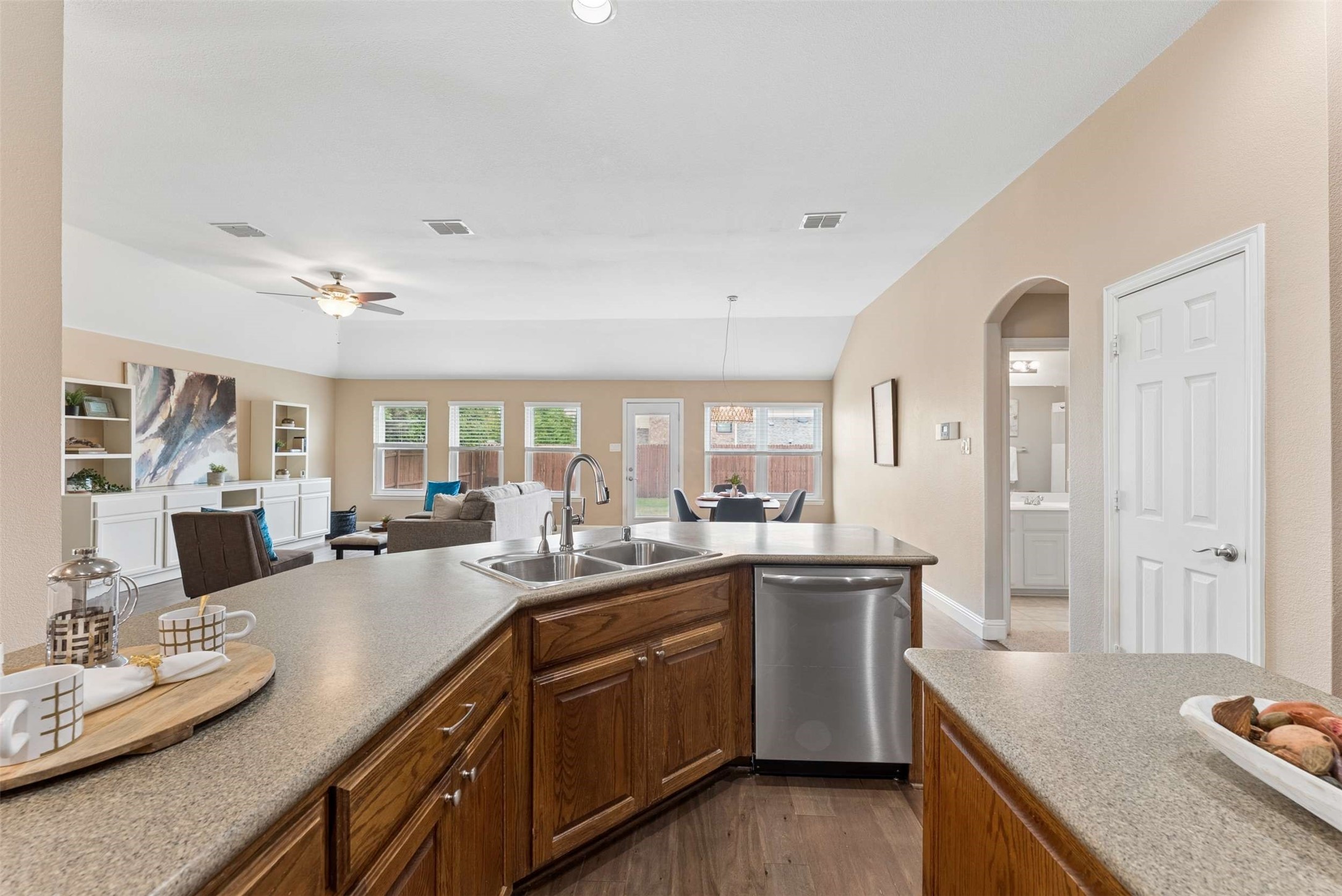 1221 Amistad Drive