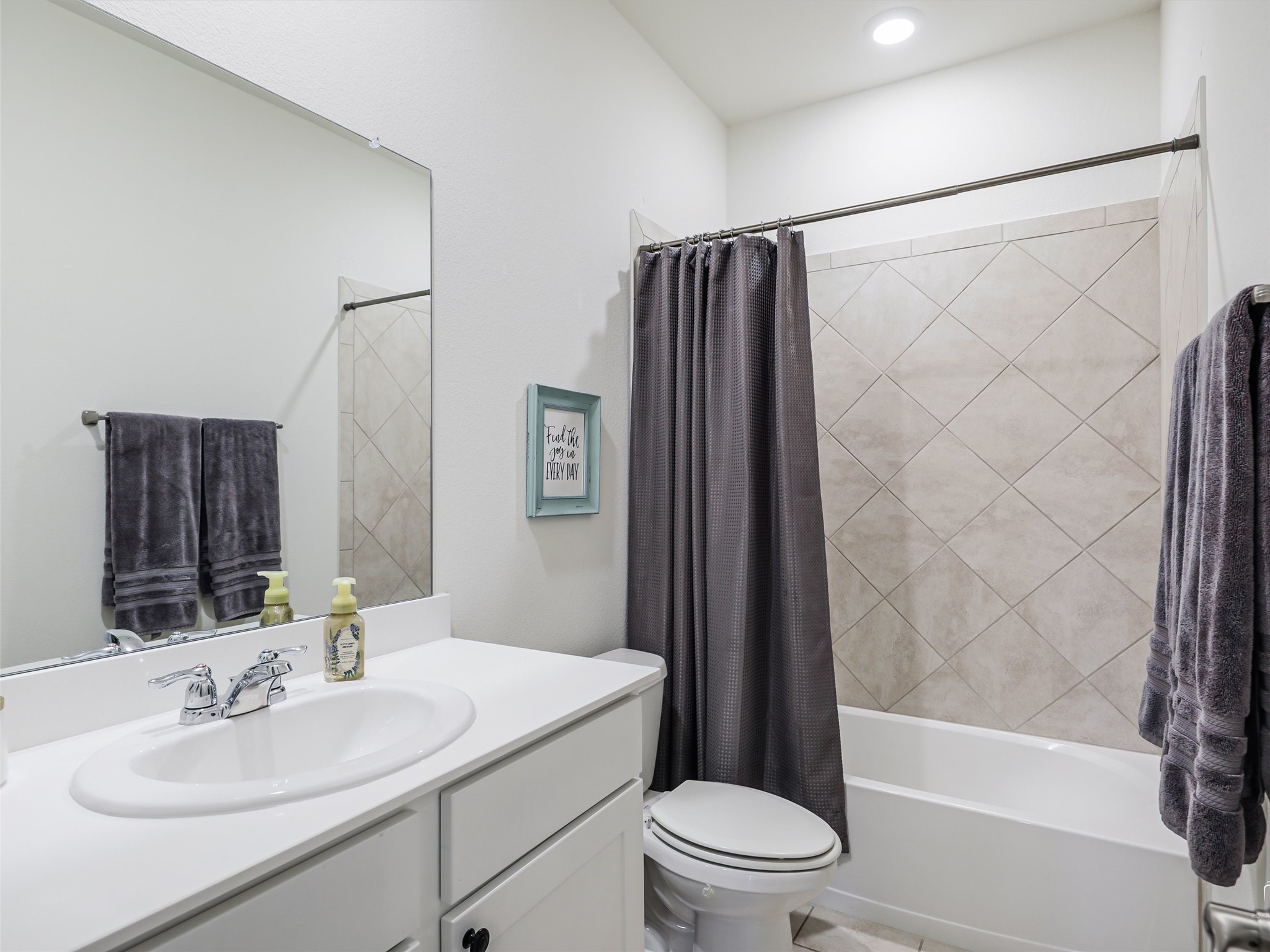 1028 Azure Lane