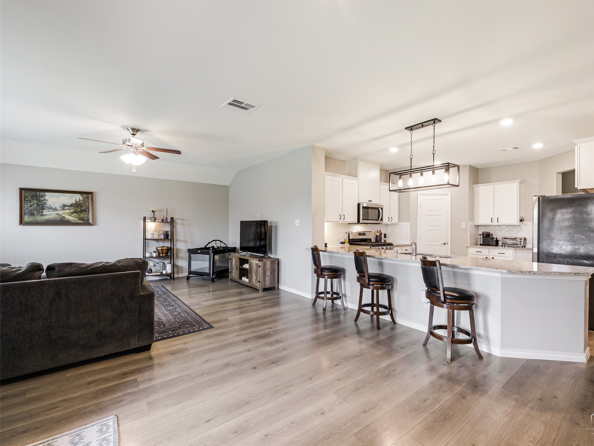 1028 Azure Lane