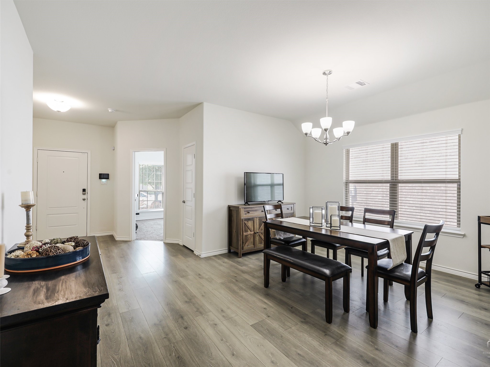1028 Azure Lane