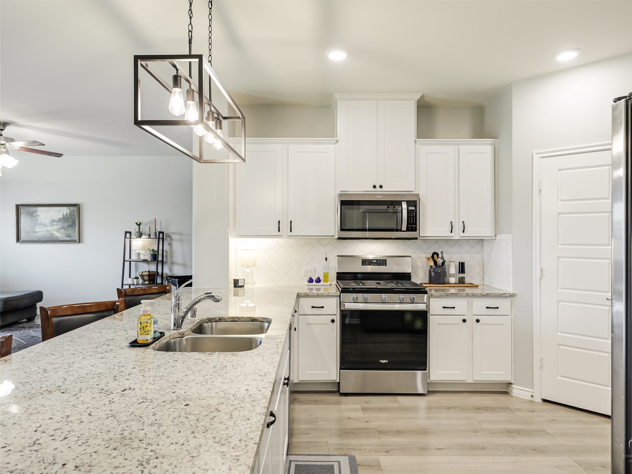 1028 Azure Lane