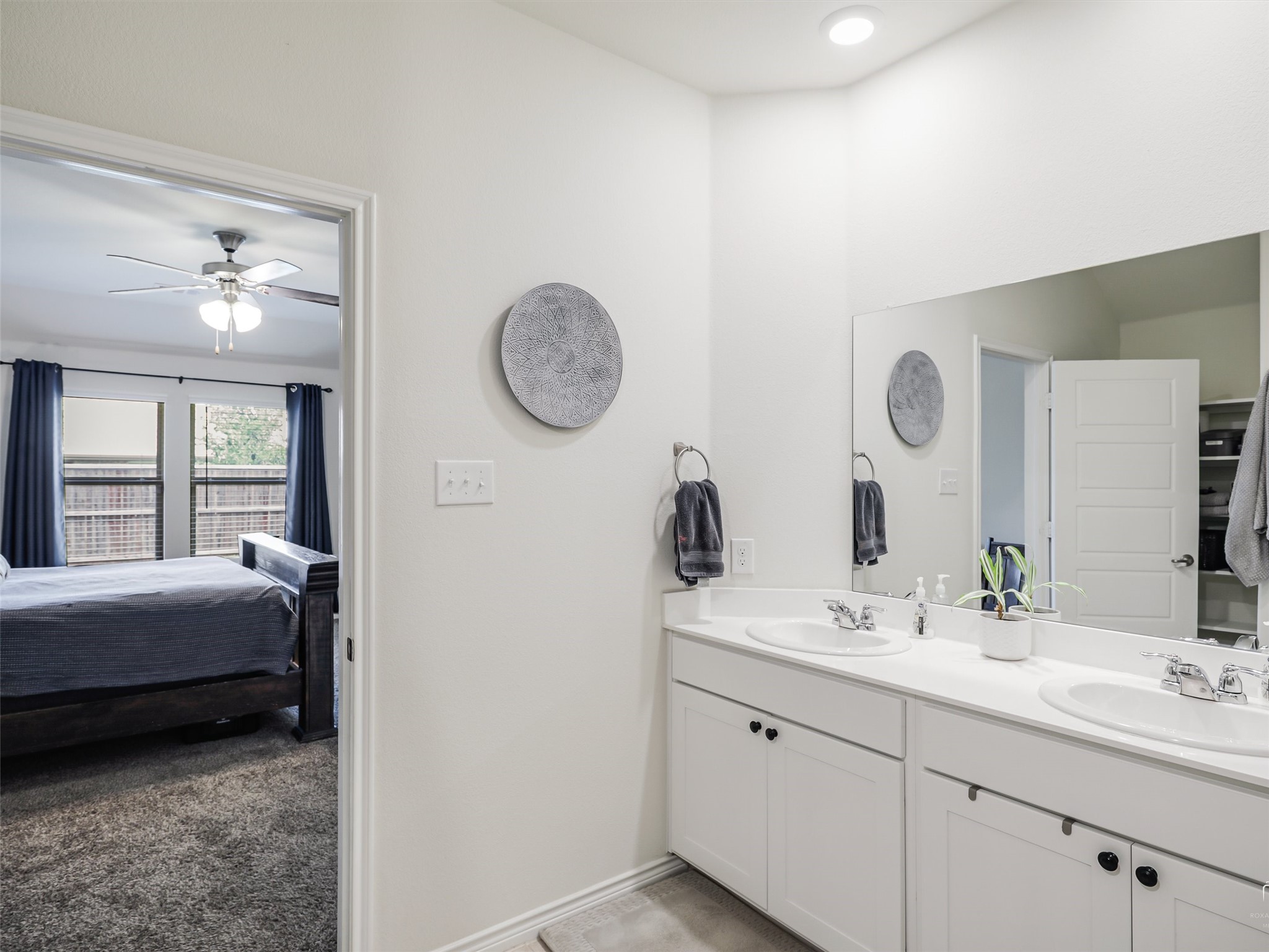 1028 Azure Lane