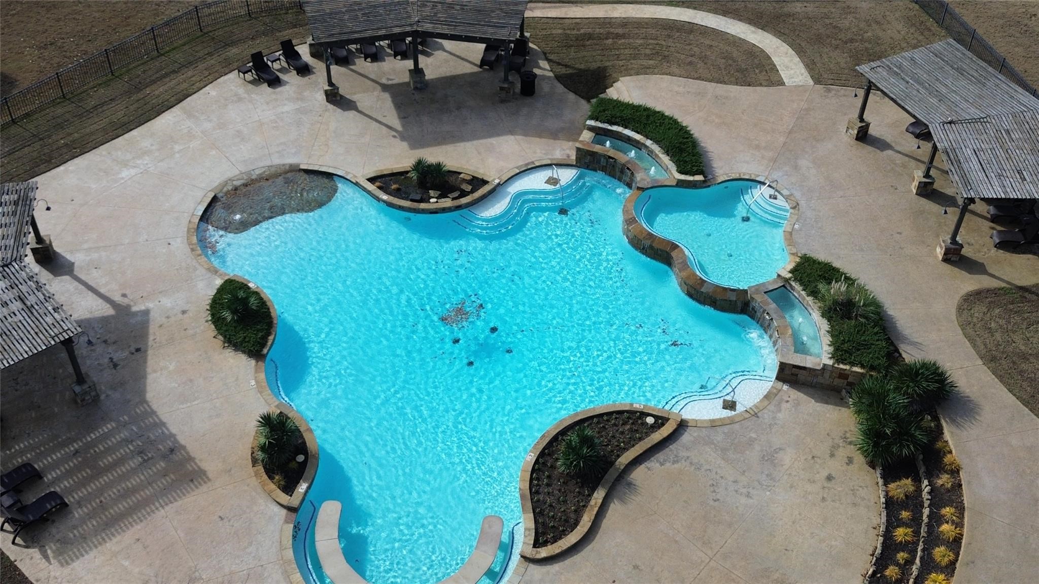 N/A Oakmont Court