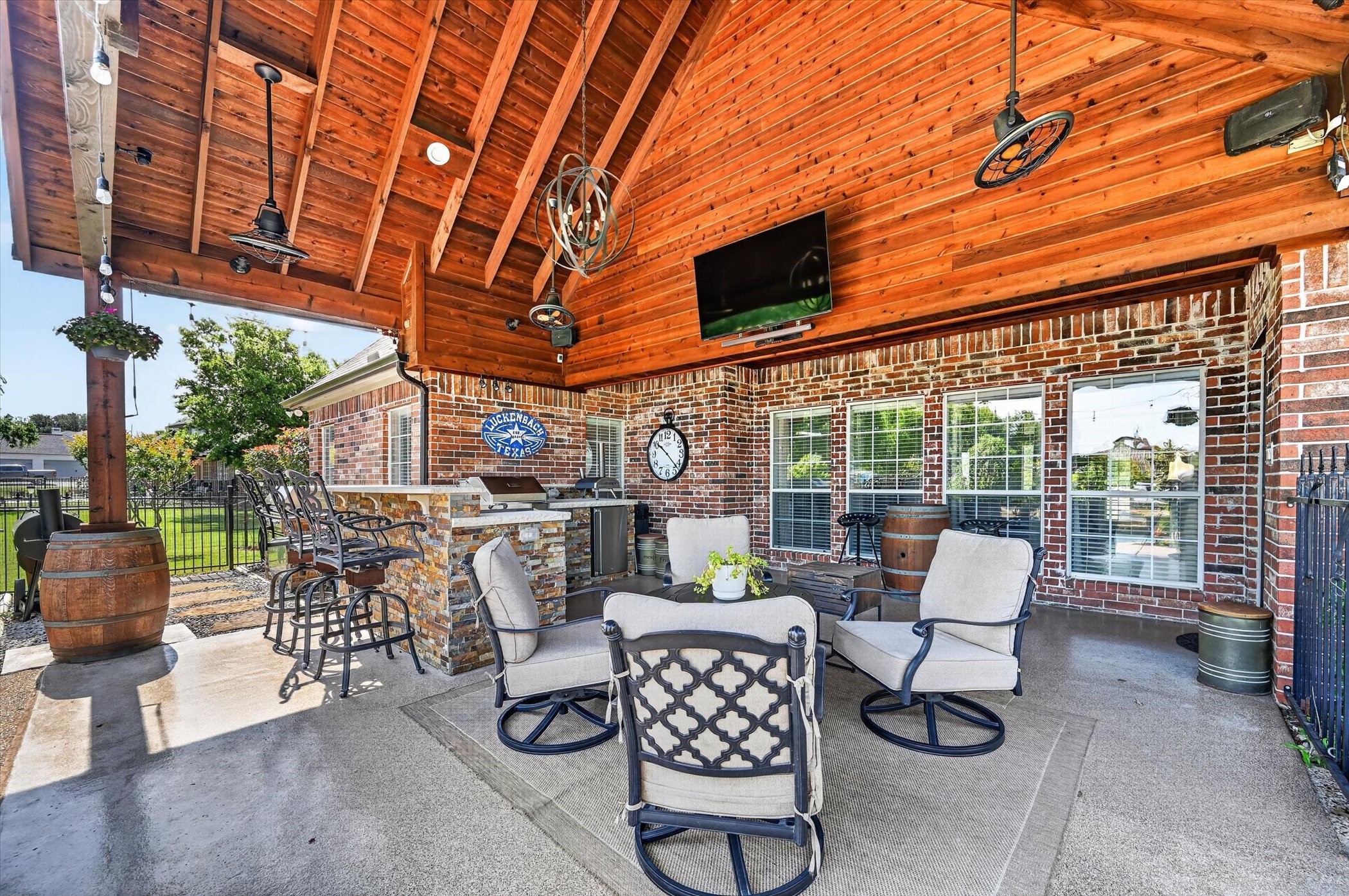 3718 Quail Hollow Street