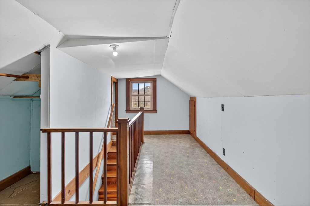 22247 Lincoln Circle