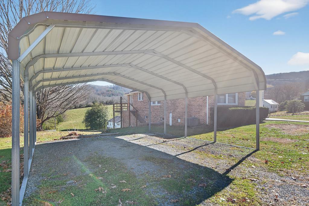 22247 Lincoln Circle