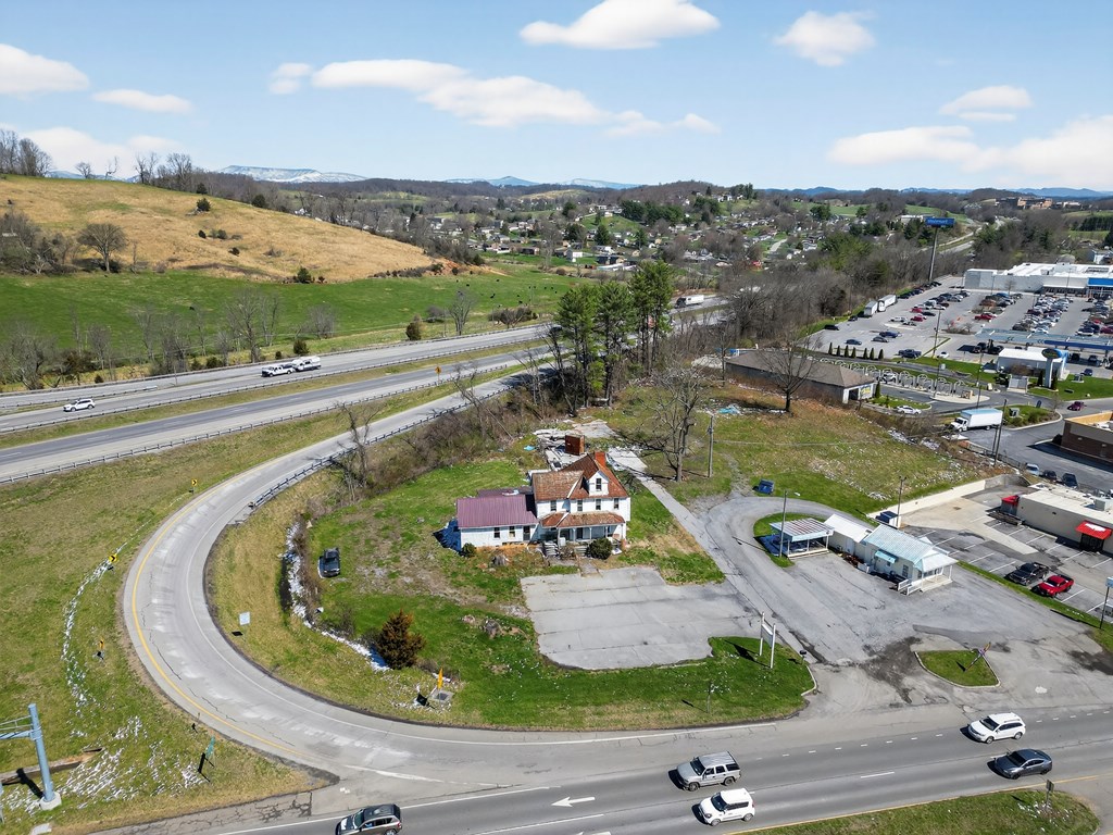 24443 Lee Highway