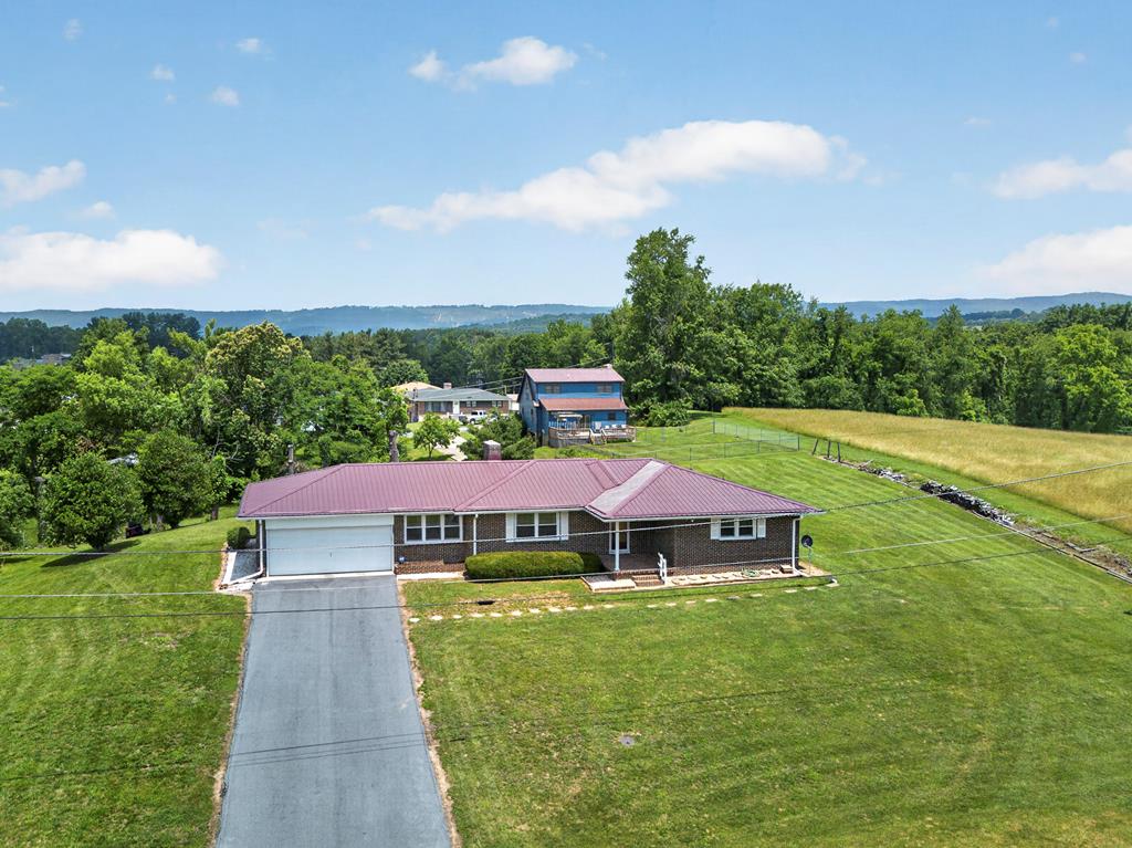 235 Windmere Ln