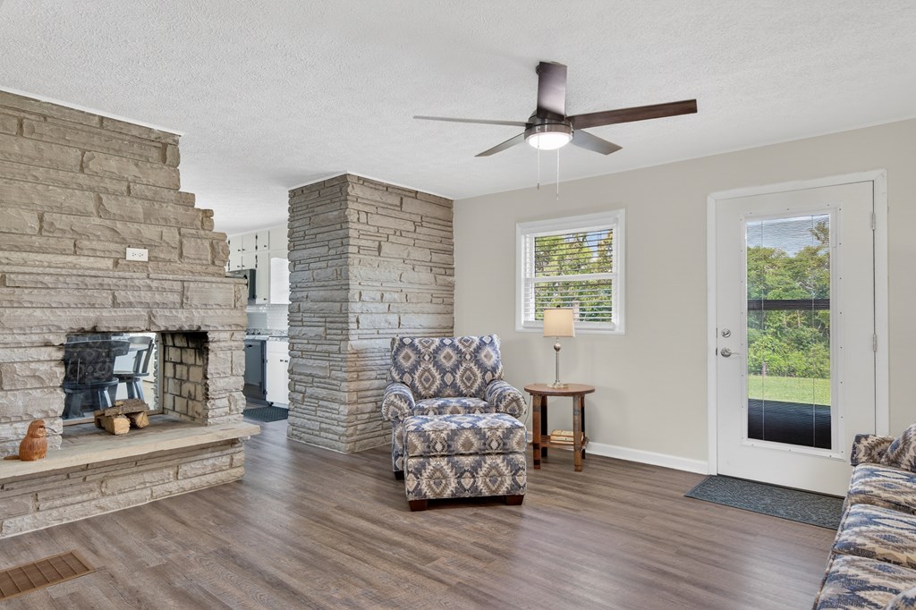 235 Windmere Ln