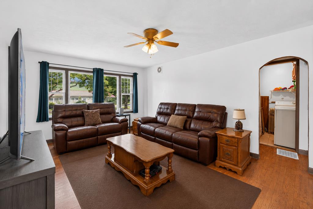 194 Autumn Chase Rd