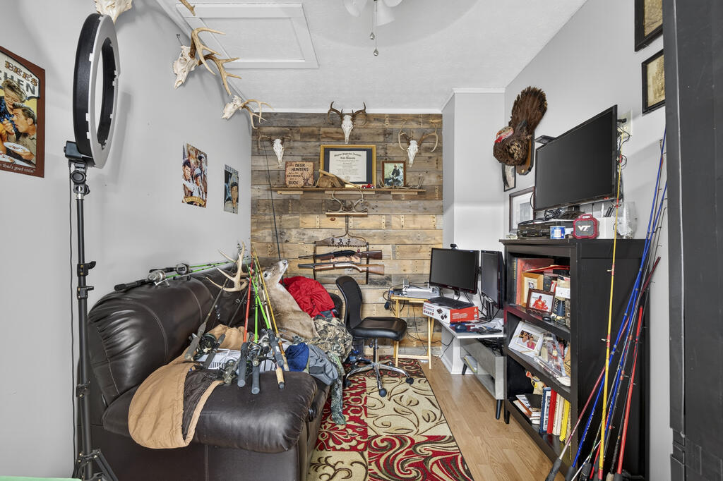 19308 B Tulip Tree Ln
