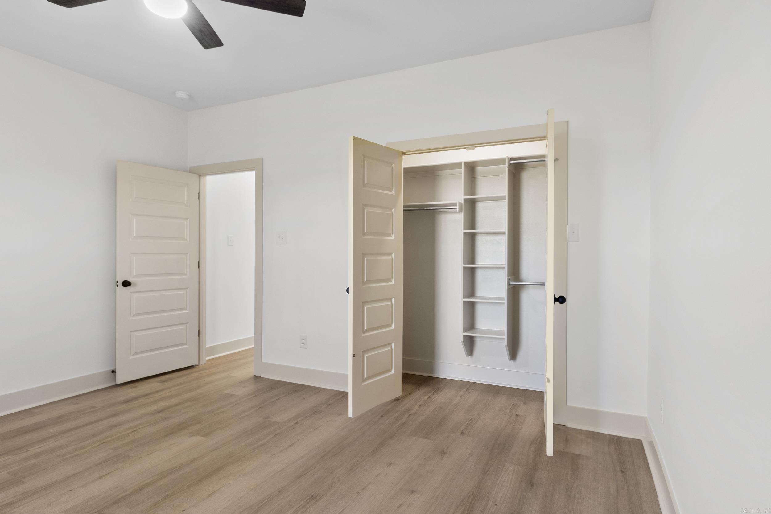 2327 Lakewood Circle