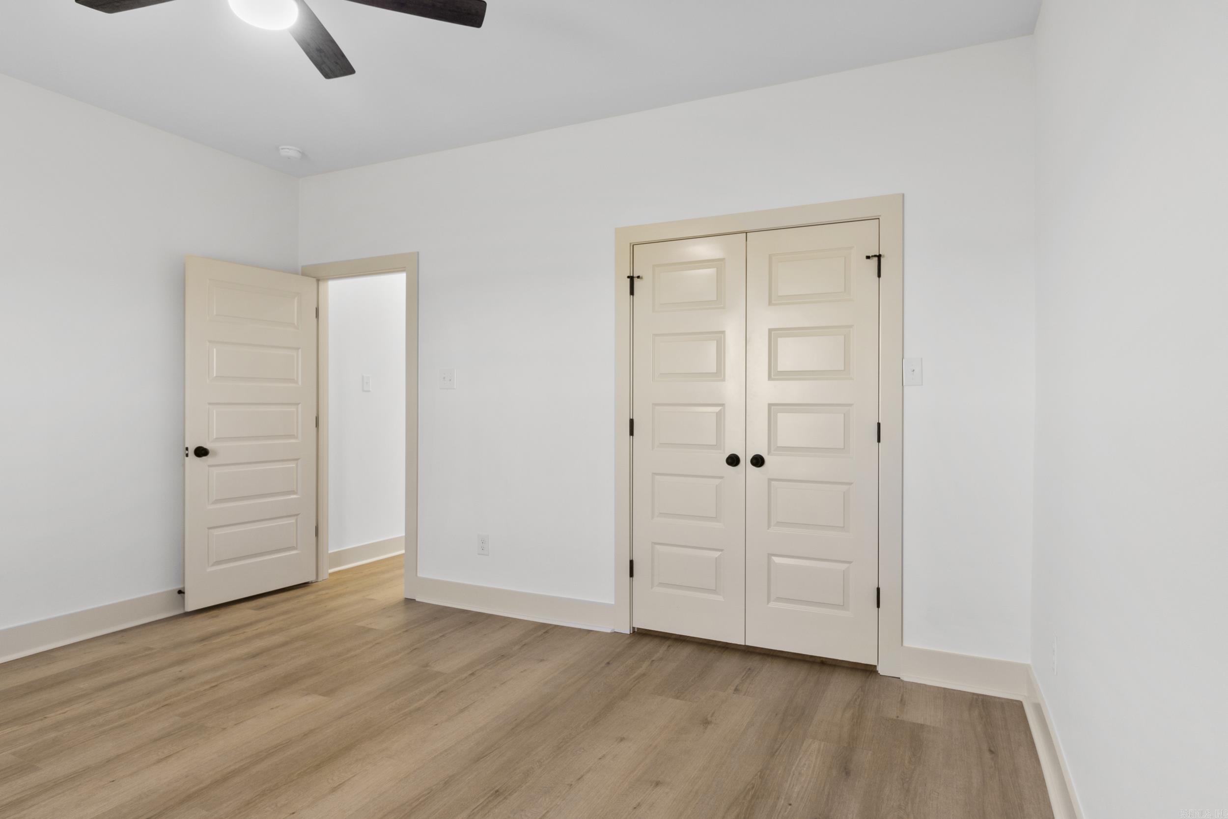 2327 Lakewood Circle