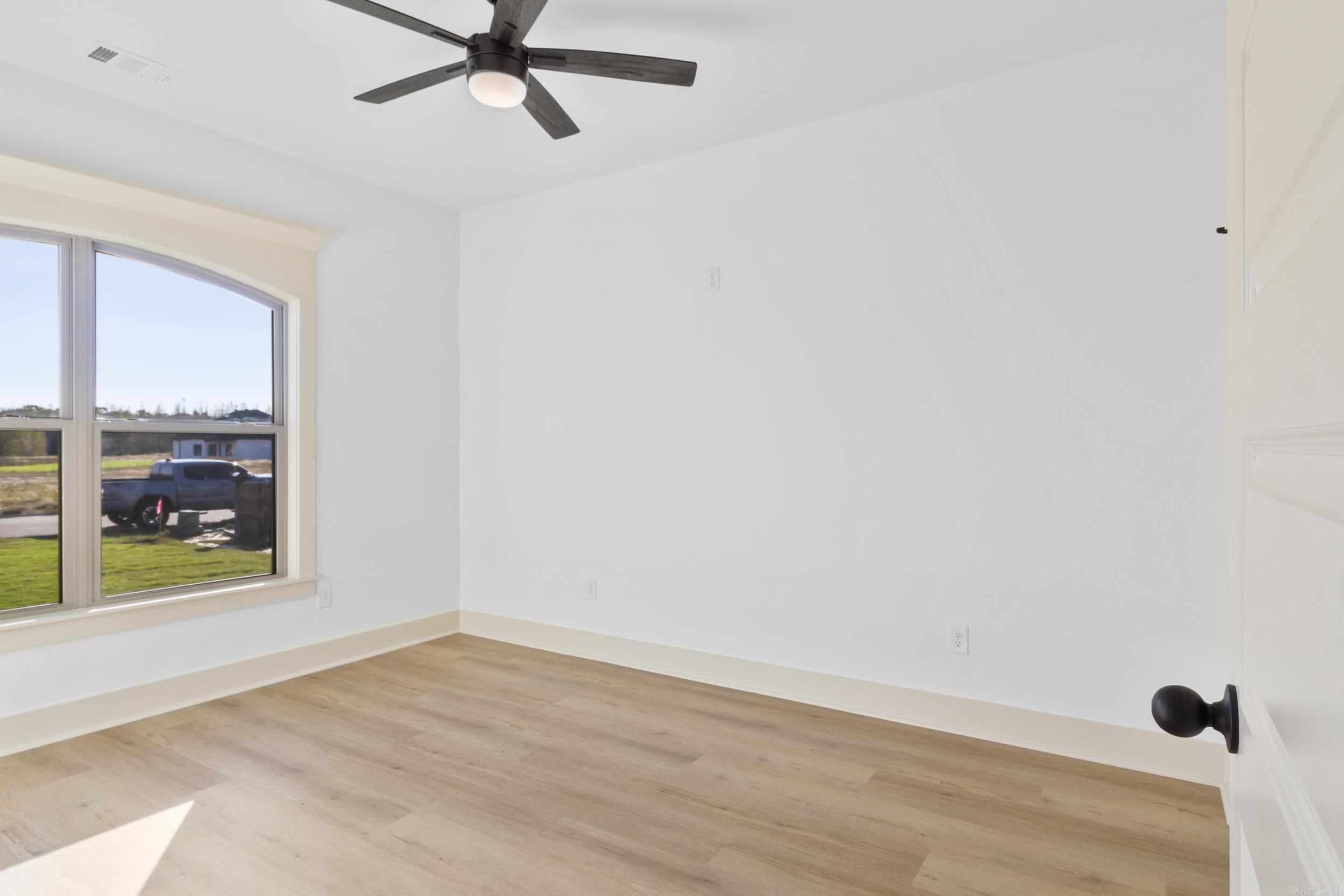 2327 Lakewood Circle