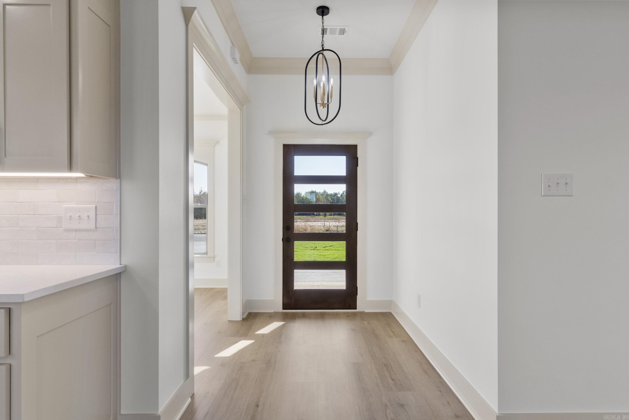 2327 Lakewood Circle