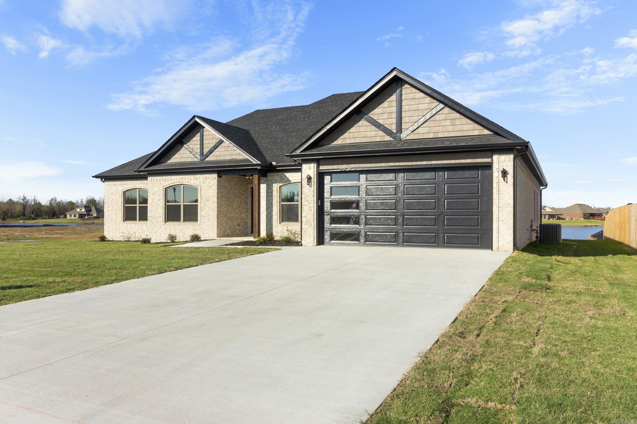 2327 Lakewood Circle