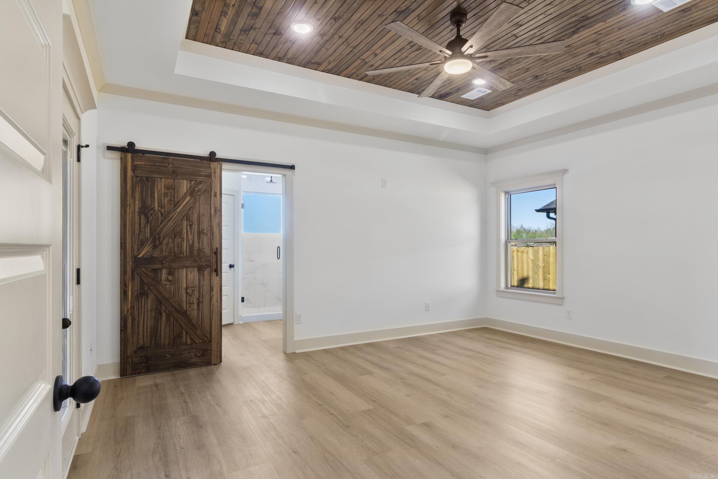 2327 Lakewood Circle