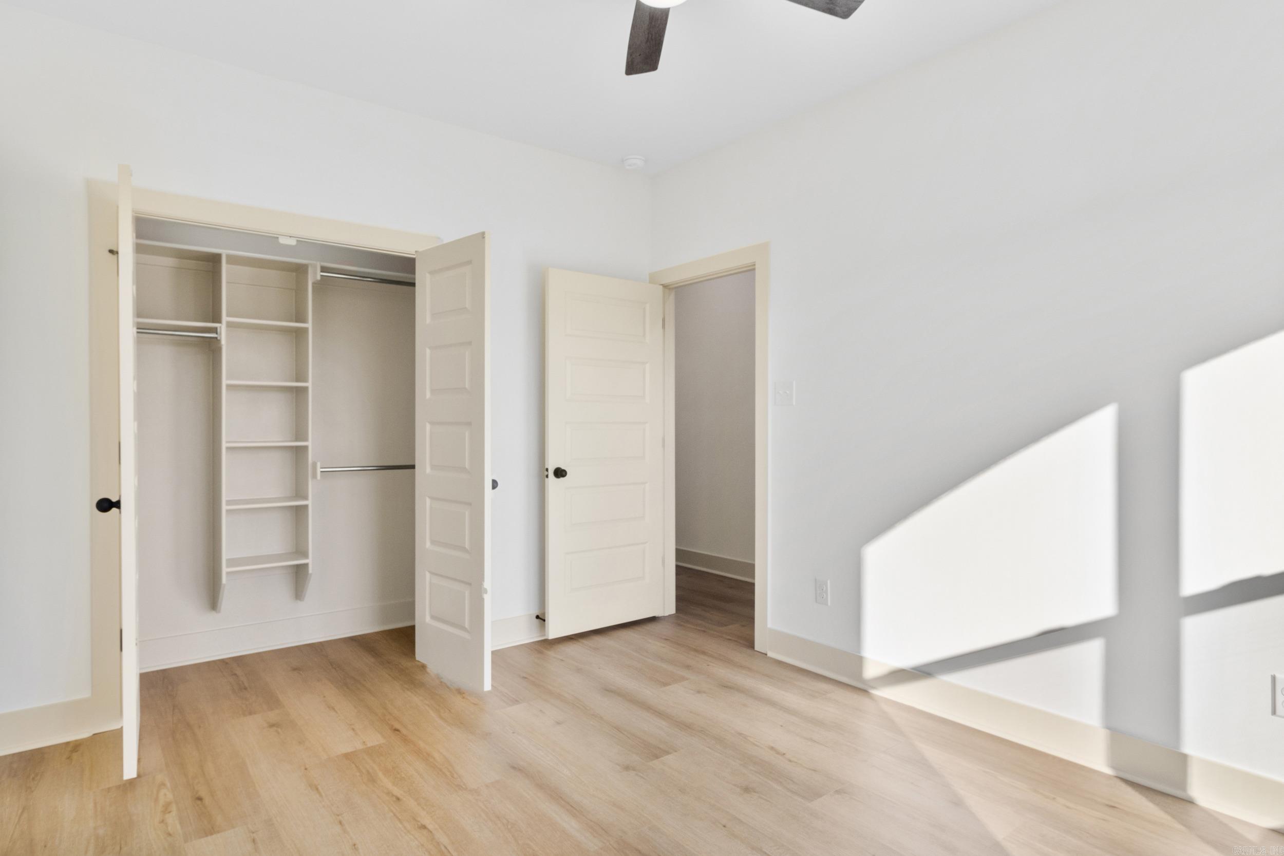 2327 Lakewood Circle