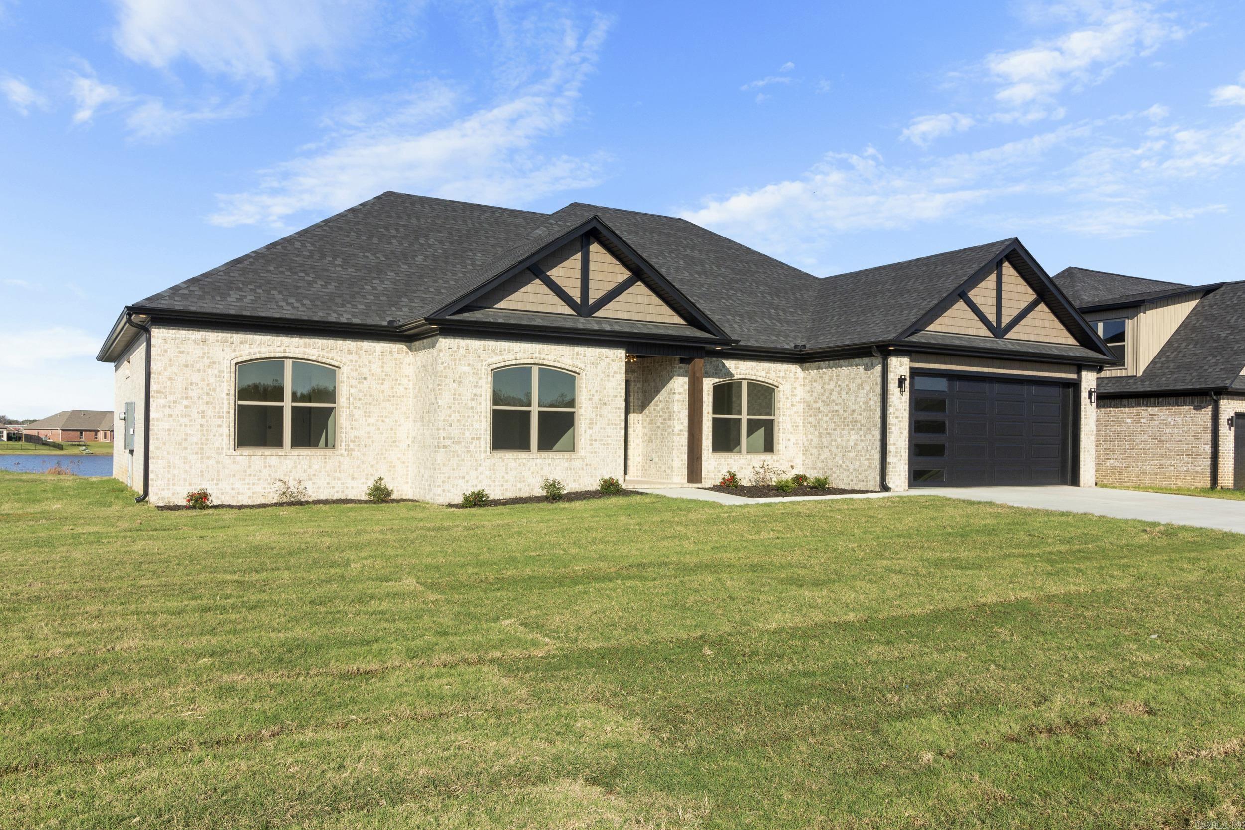 2327 Lakewood Circle