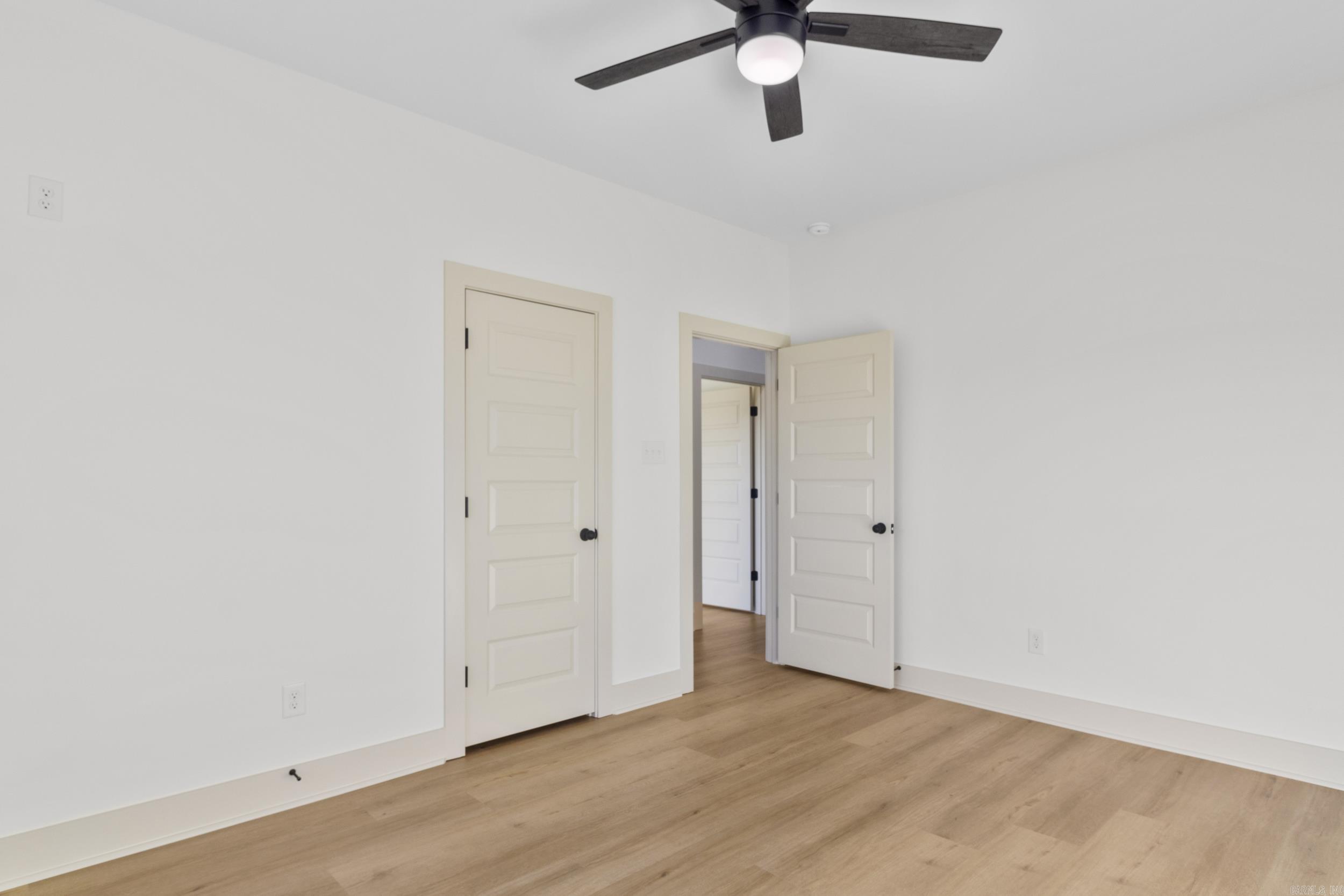 2327 Lakewood Circle