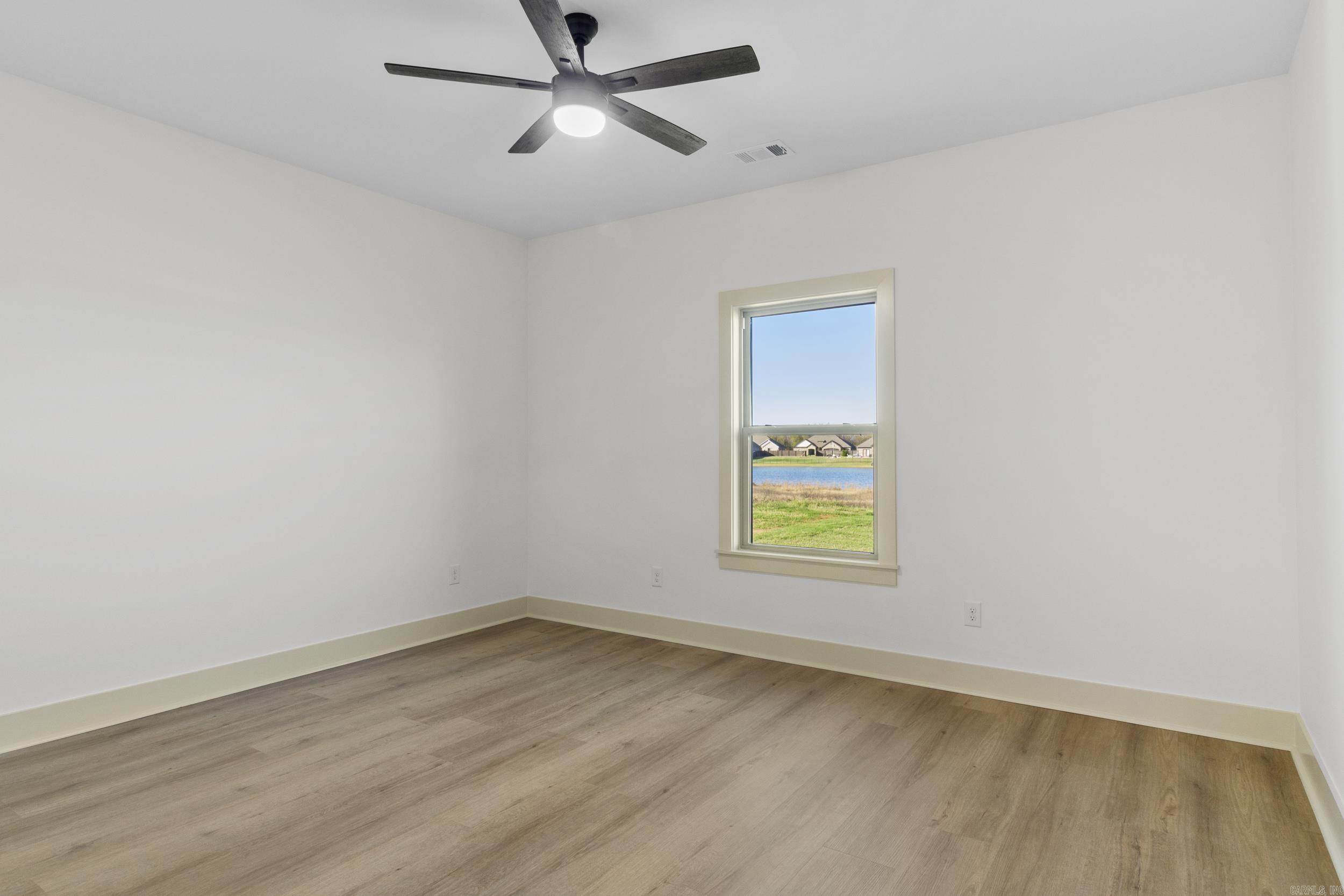 2327 Lakewood Circle