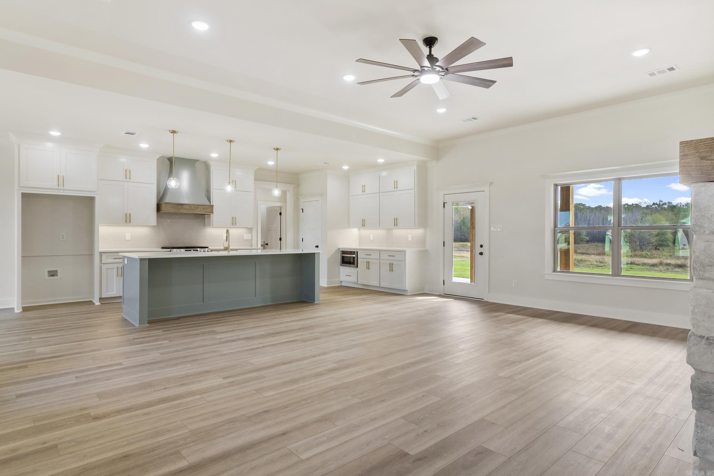 2336 Lakewood Circle