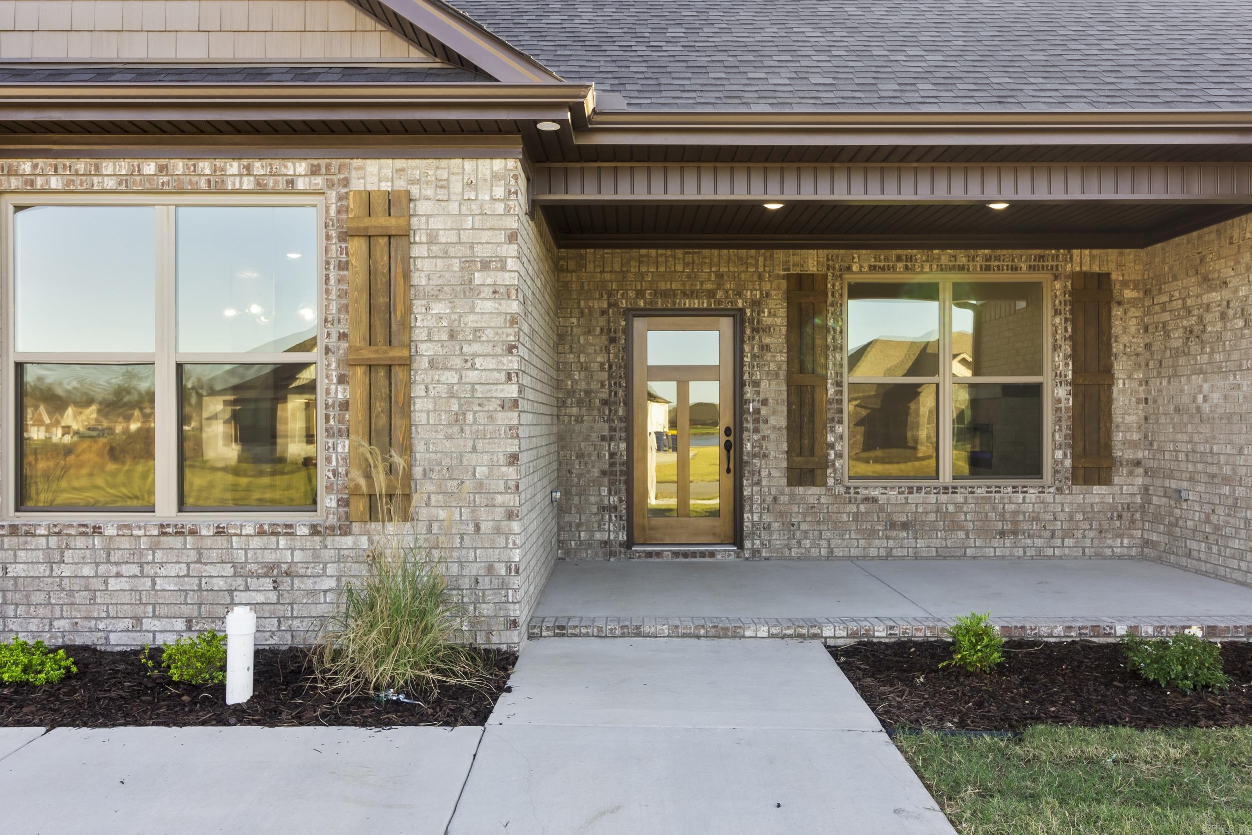 2336 Lakewood Circle
