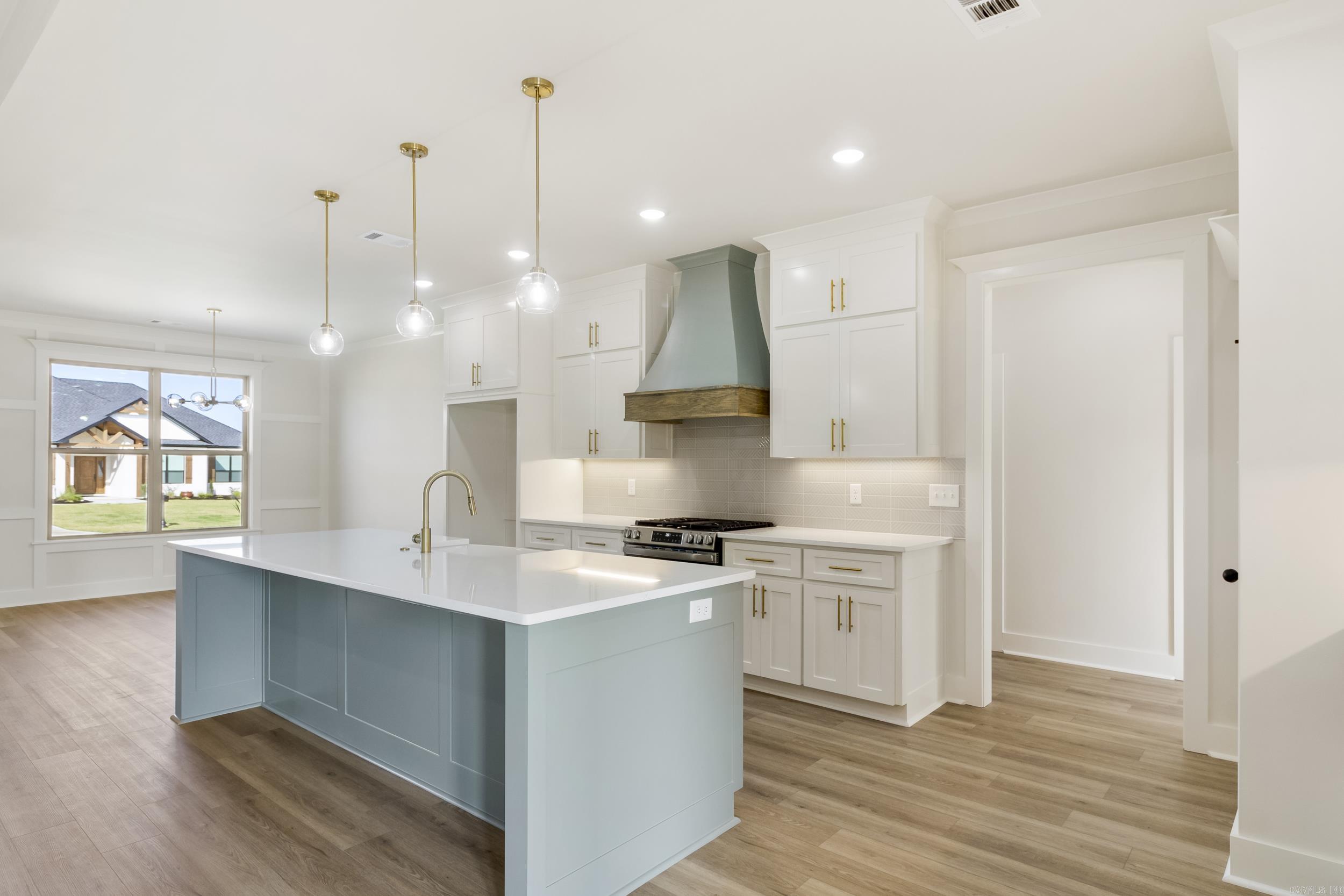 2336 Lakewood Circle