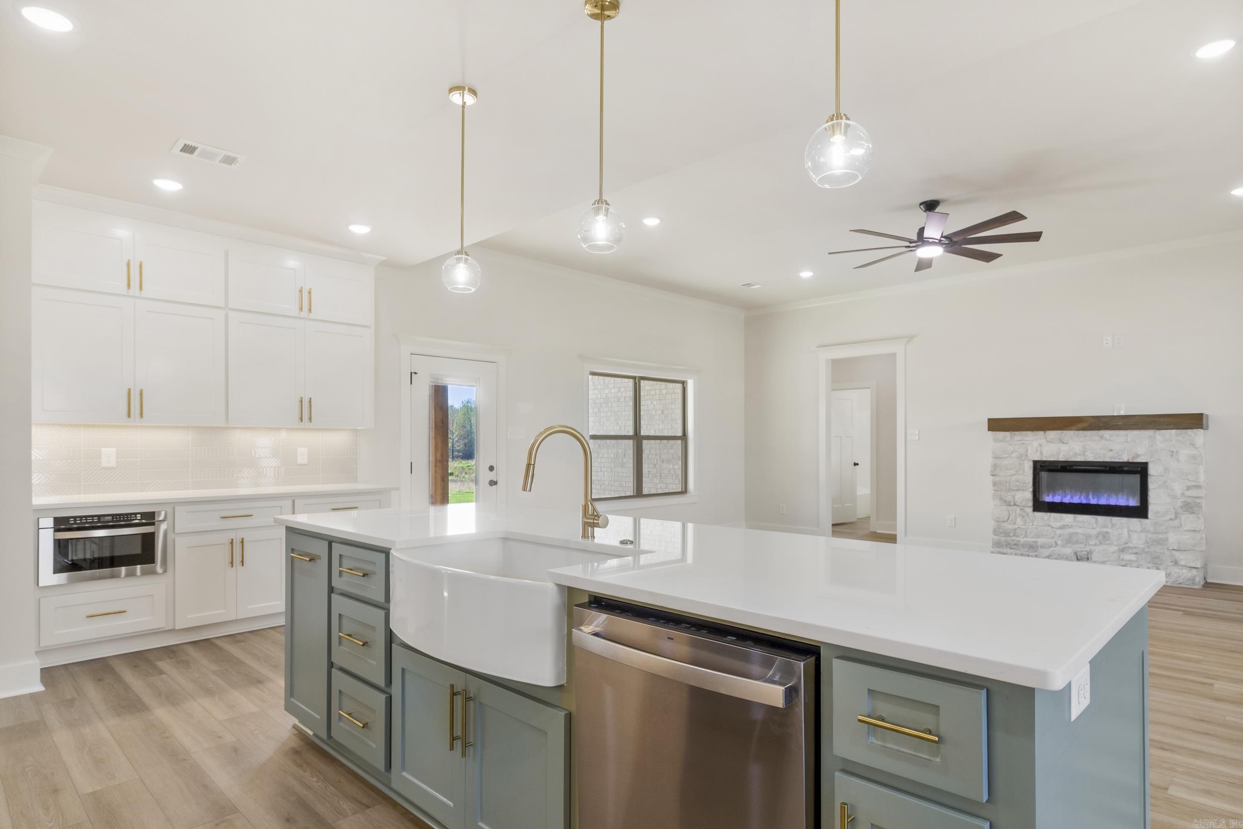 2336 Lakewood Circle