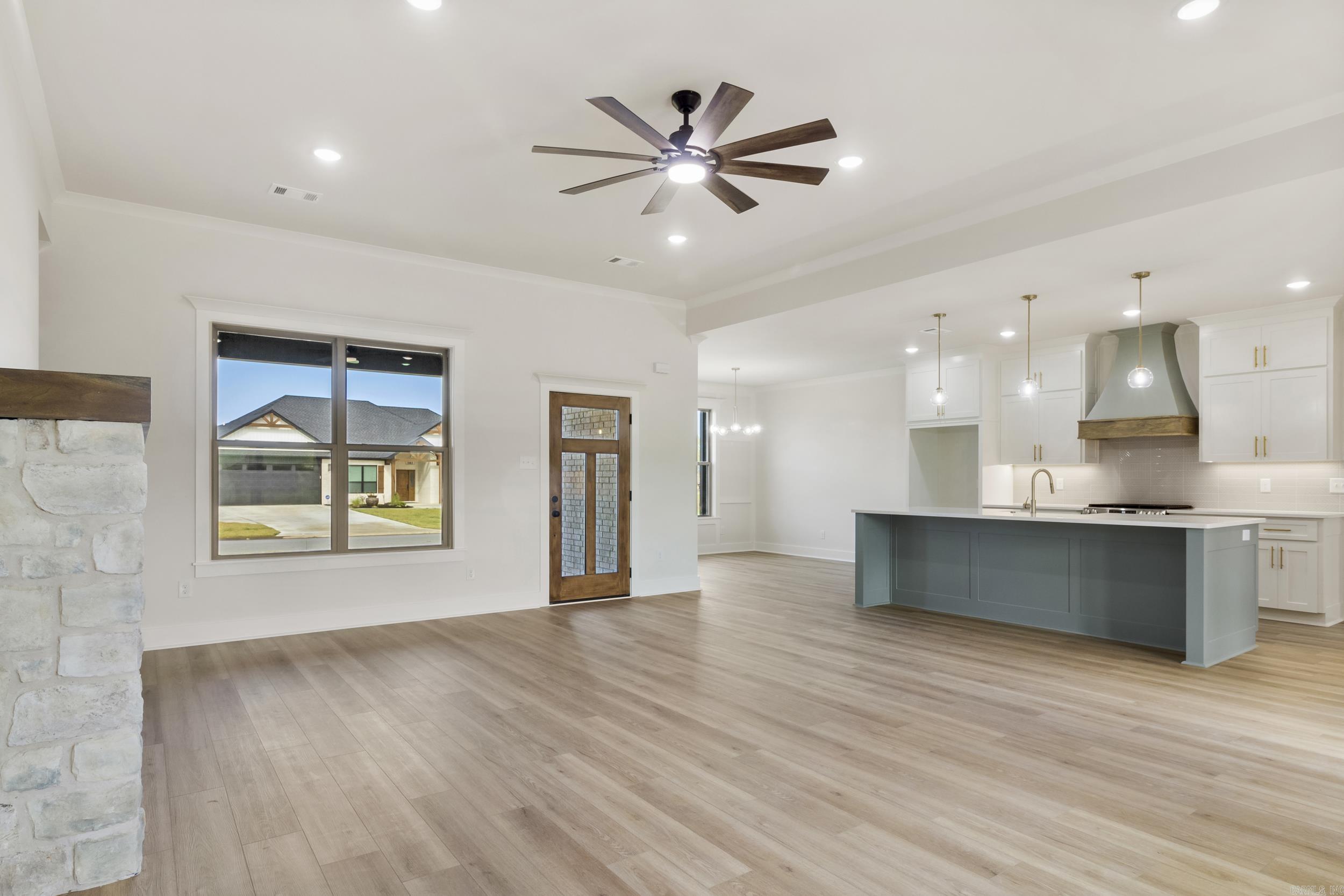 2336 Lakewood Circle