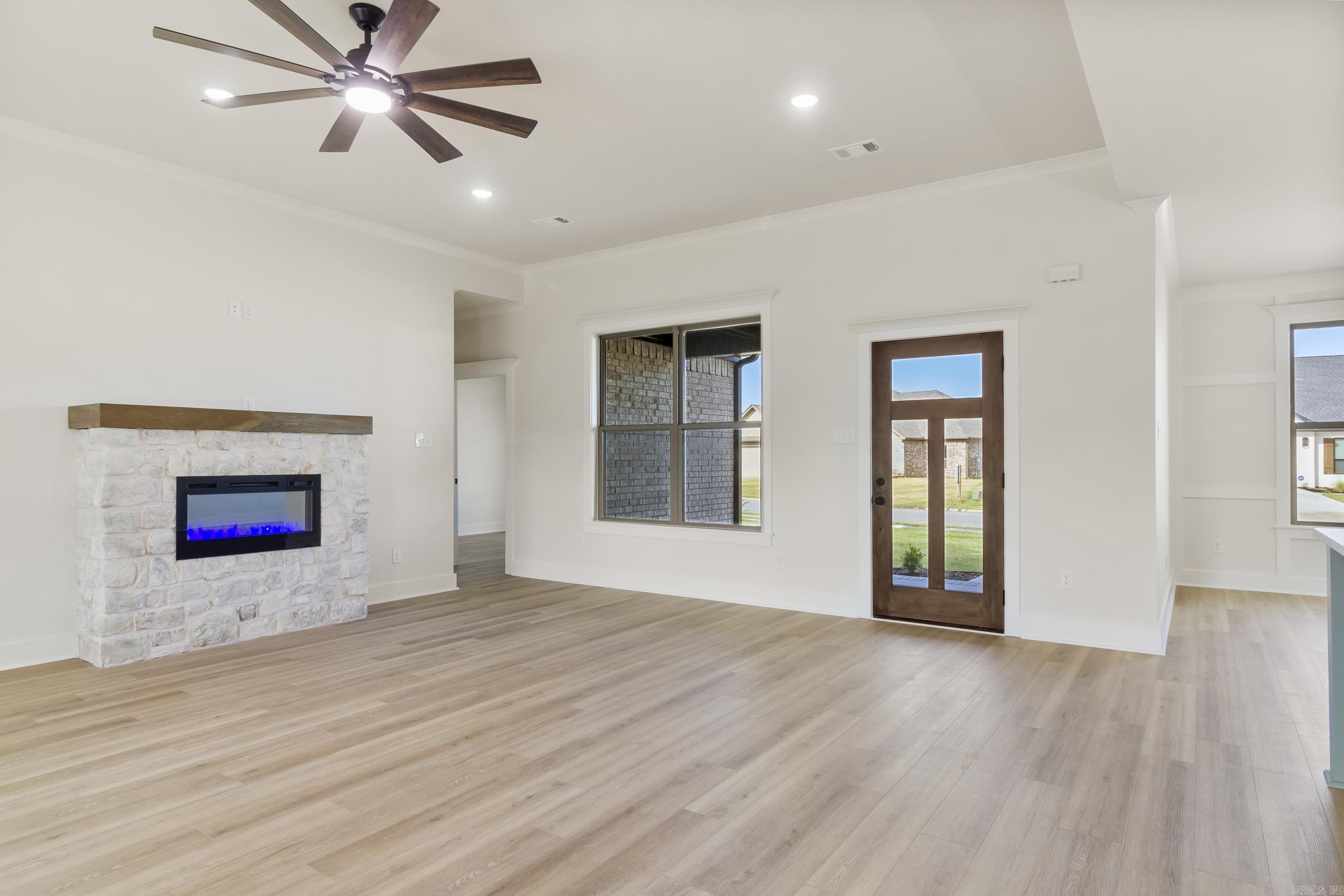 2336 Lakewood Circle