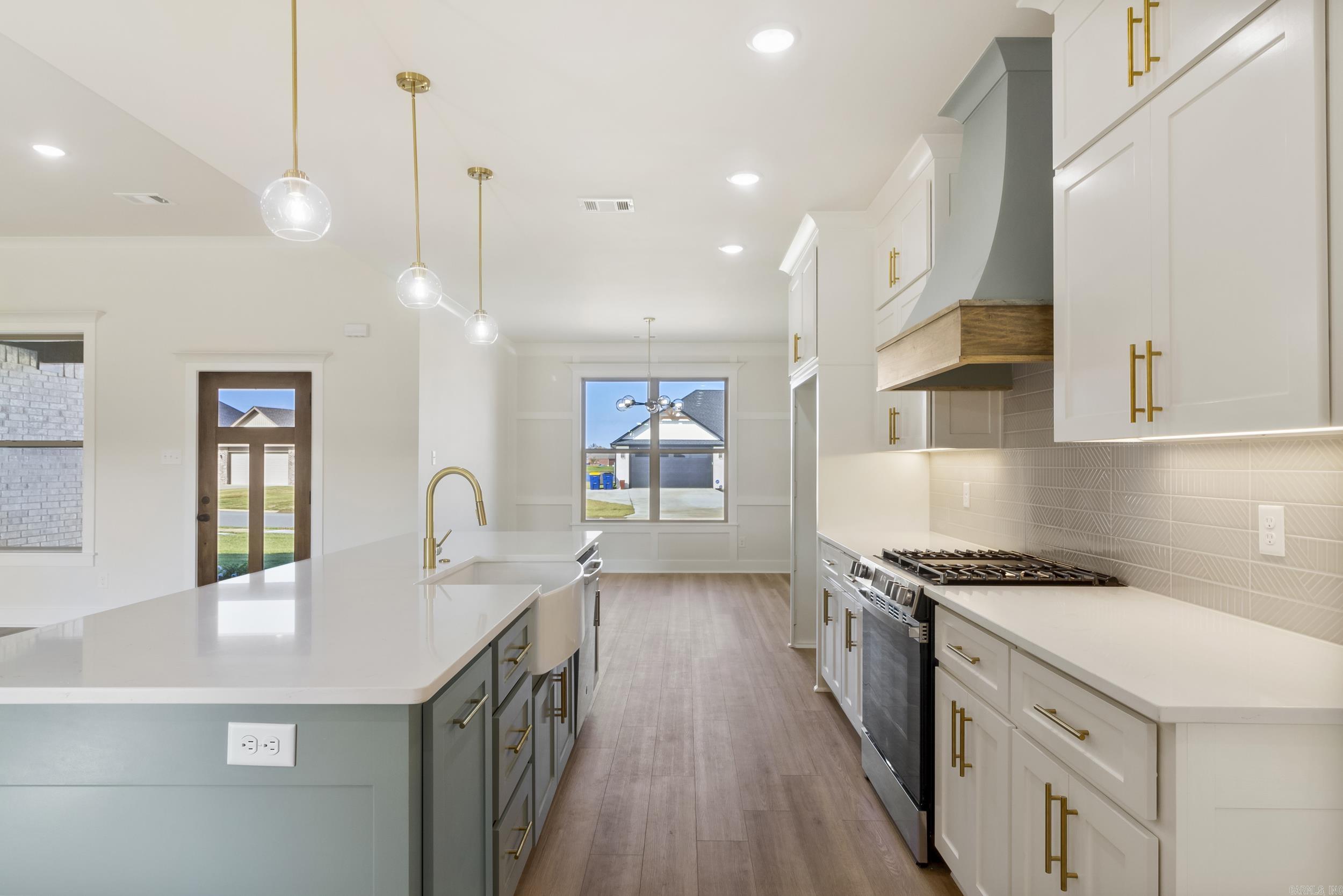2336 Lakewood Circle