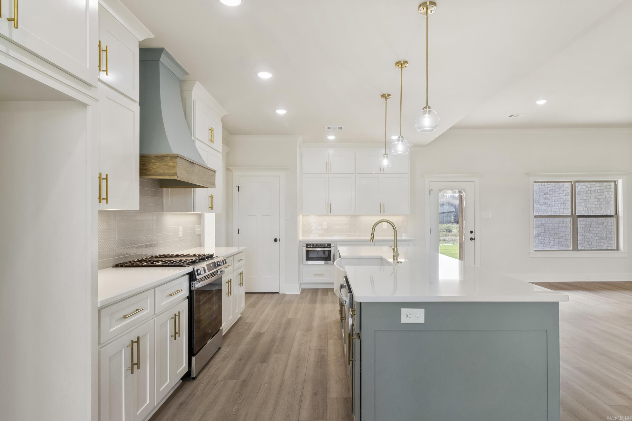 2336 Lakewood Circle