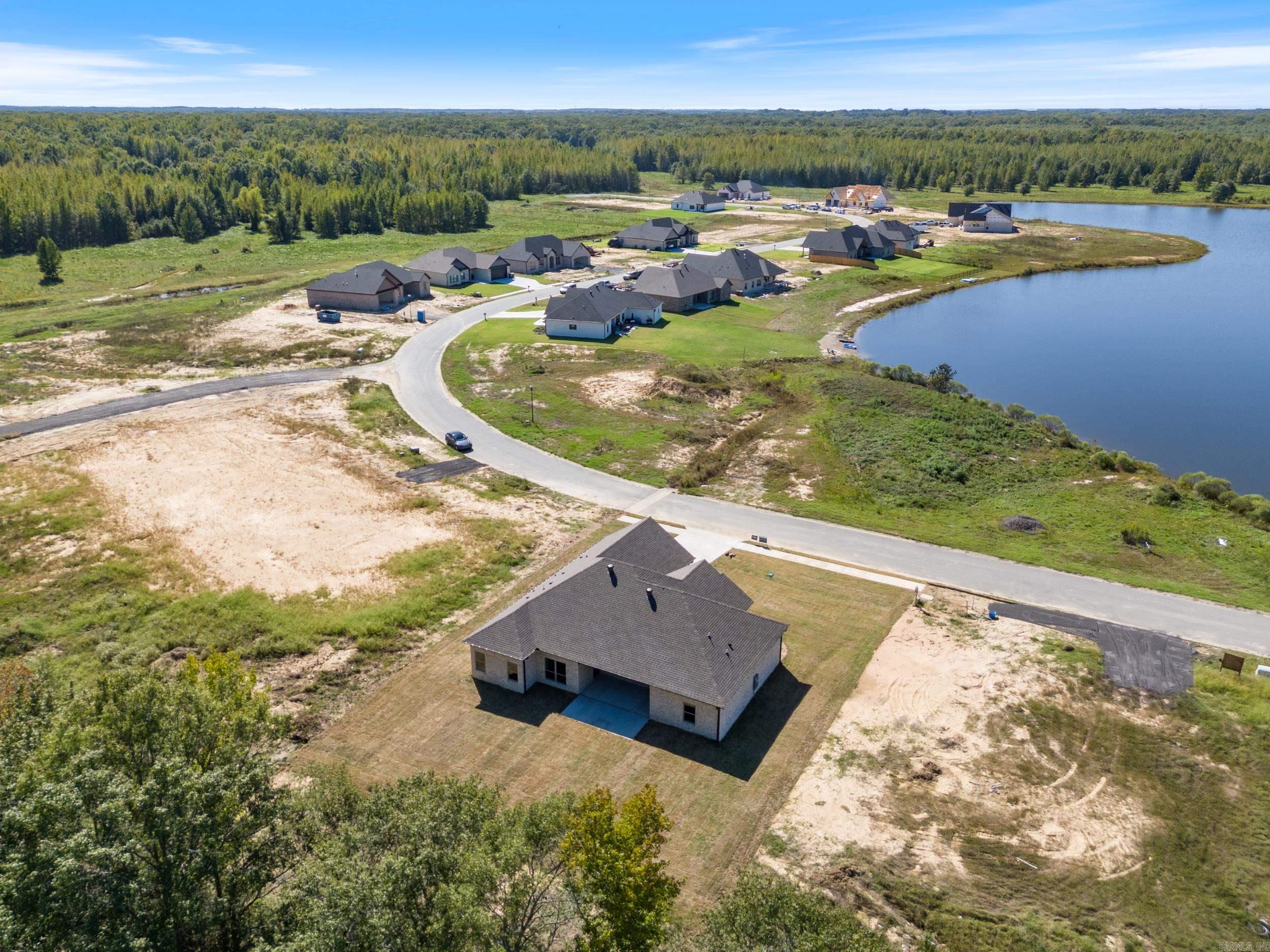 2338 Lakewood Circle