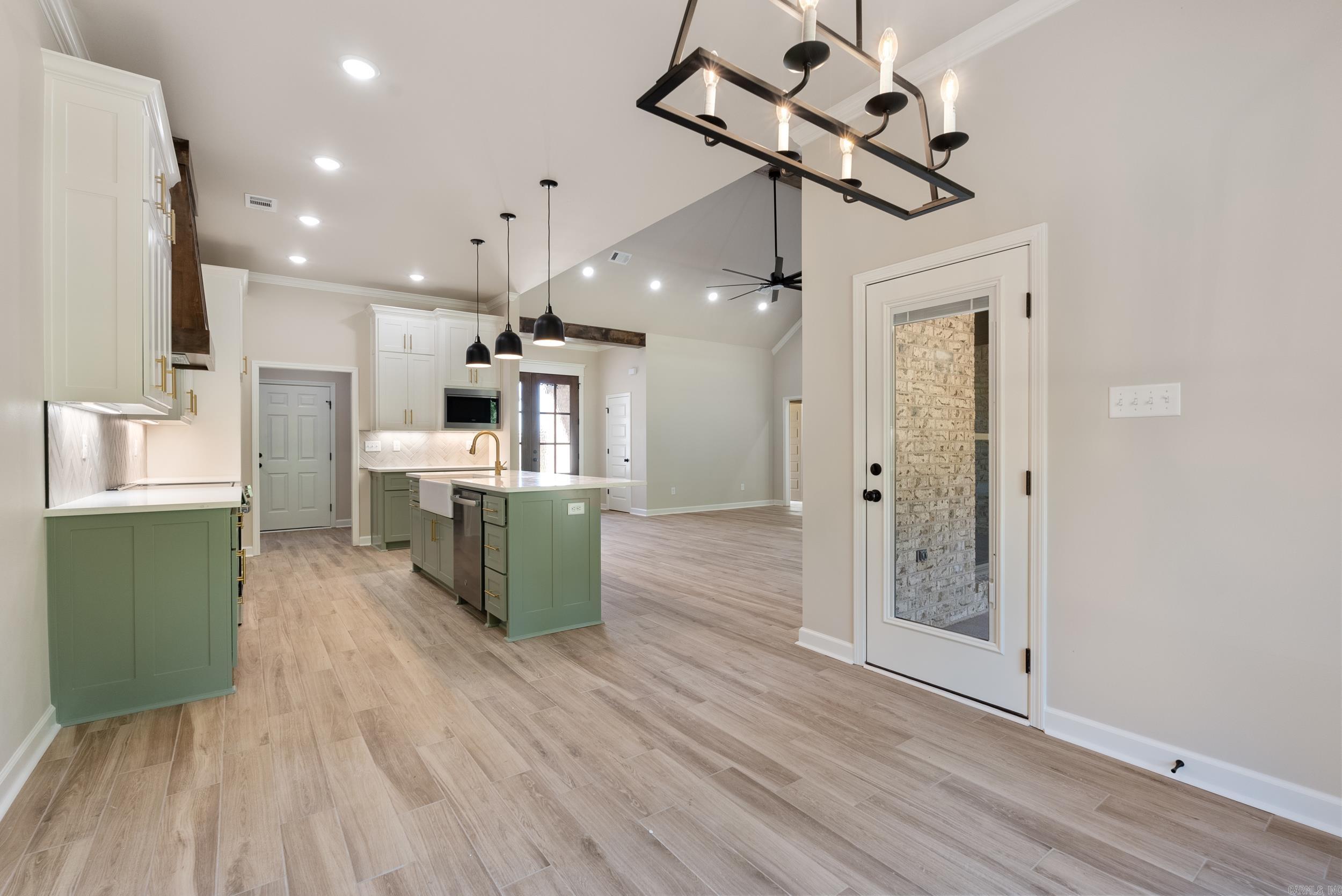 2338 Lakewood Circle