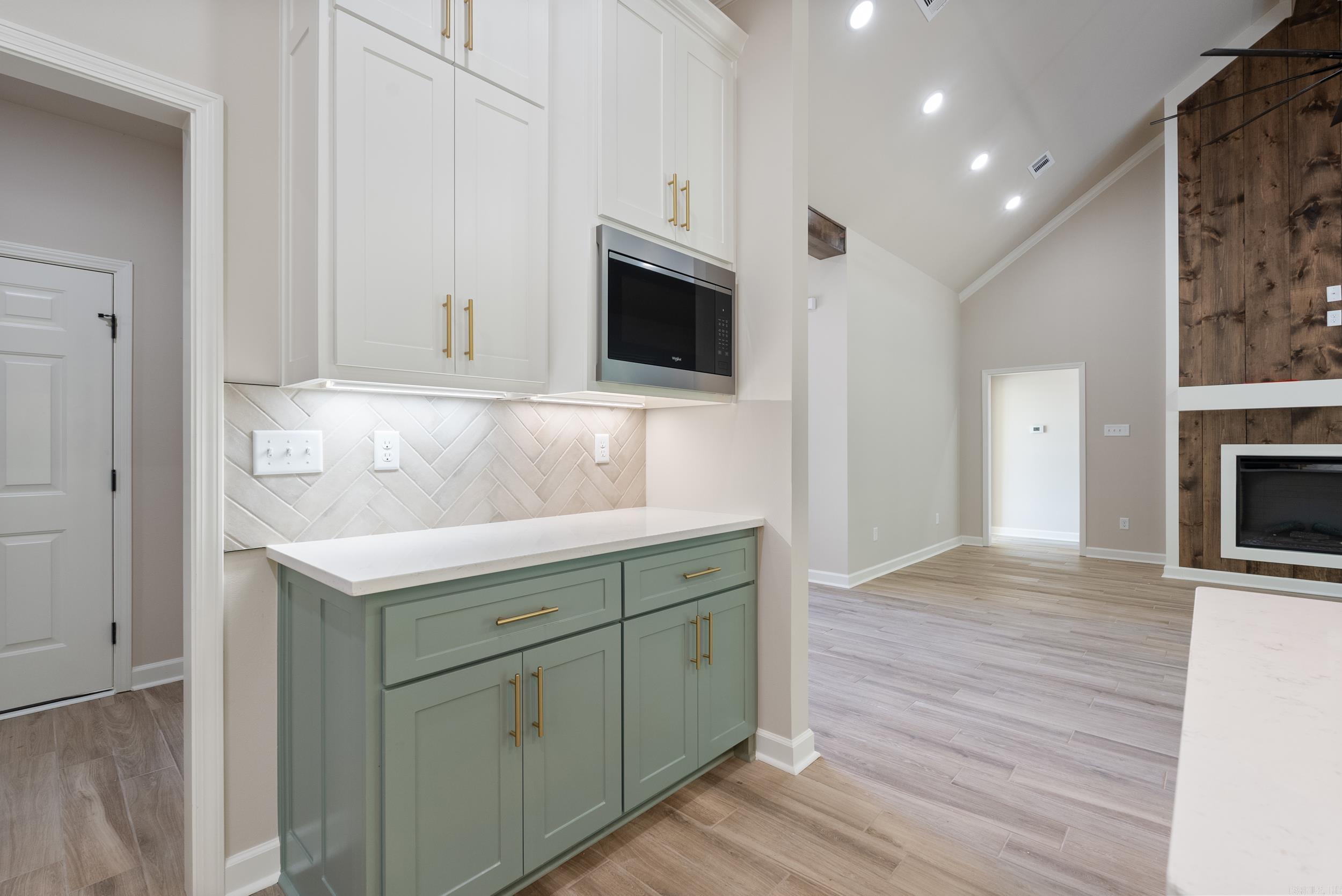 2338 Lakewood Circle