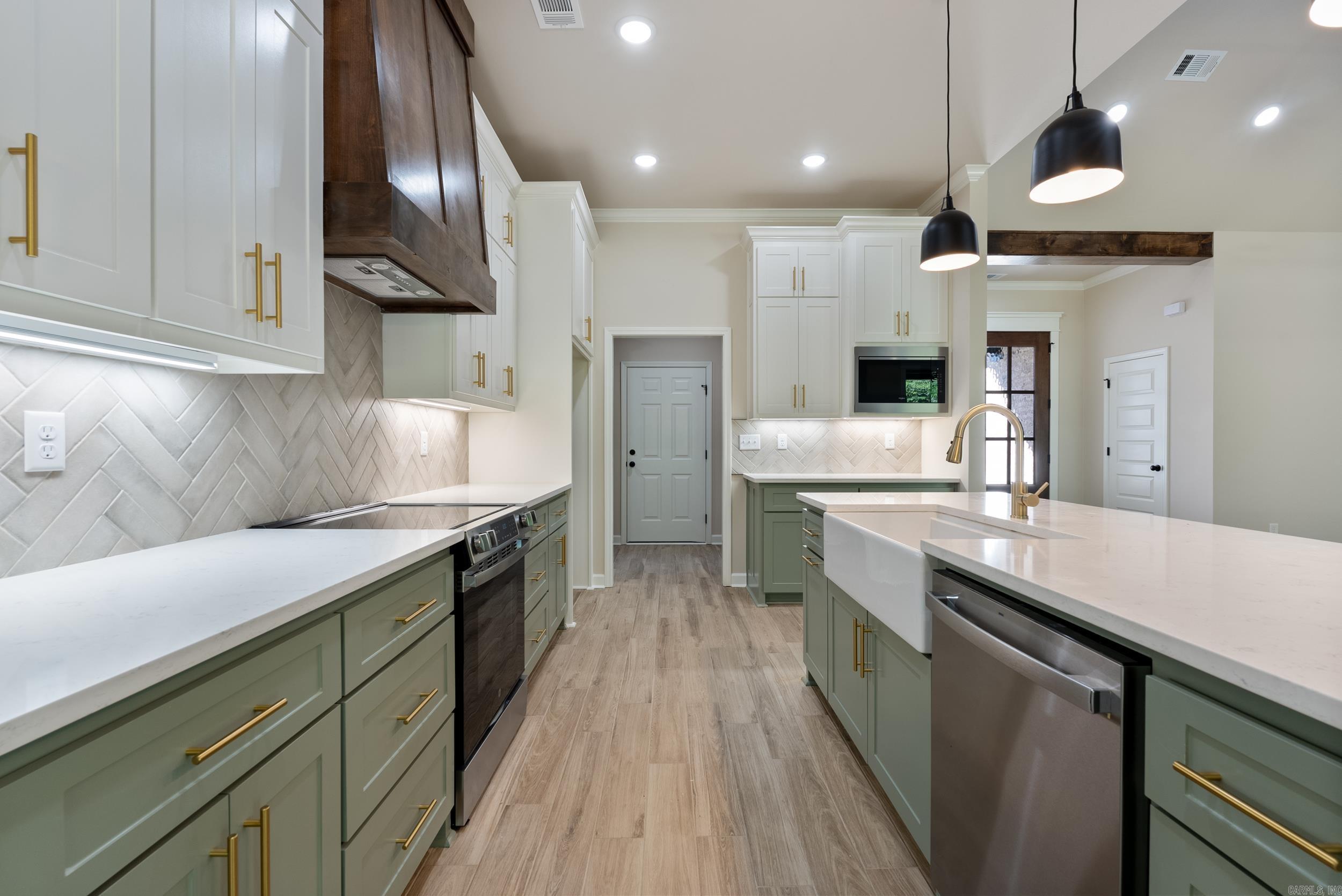 2338 Lakewood Circle