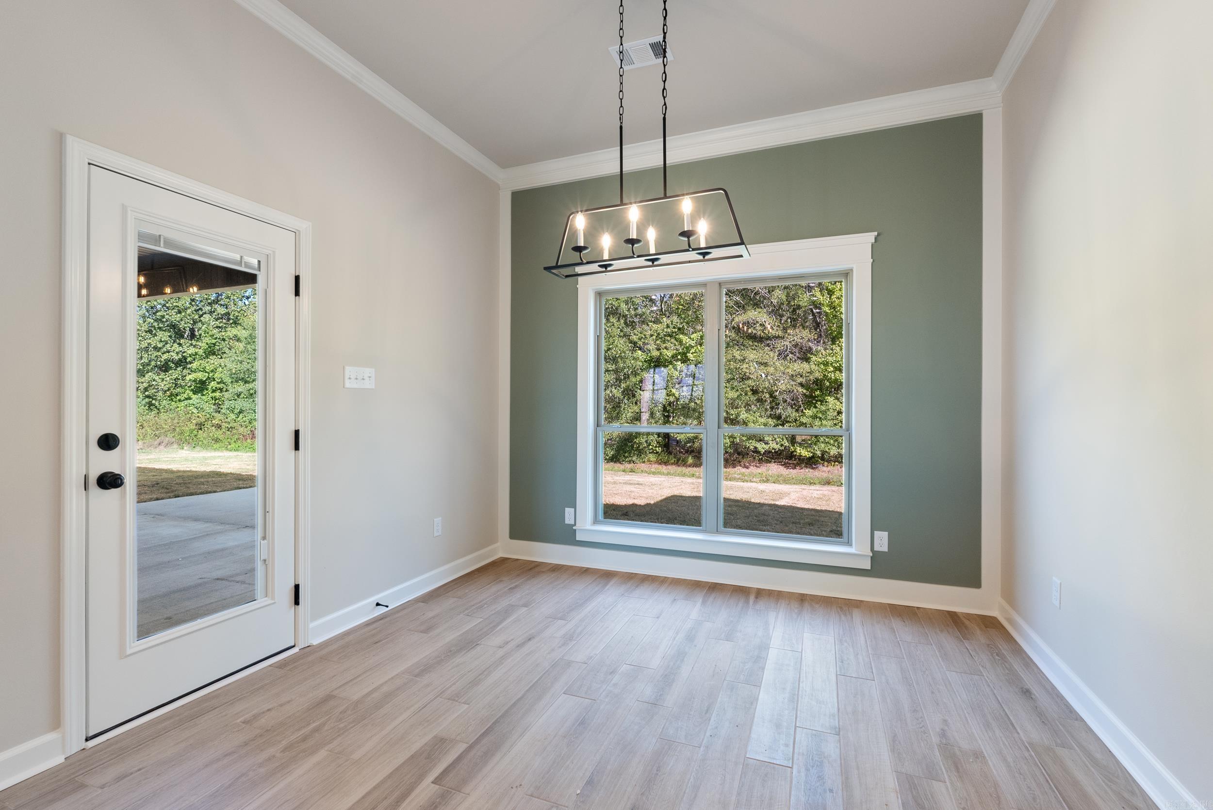 2338 Lakewood Circle