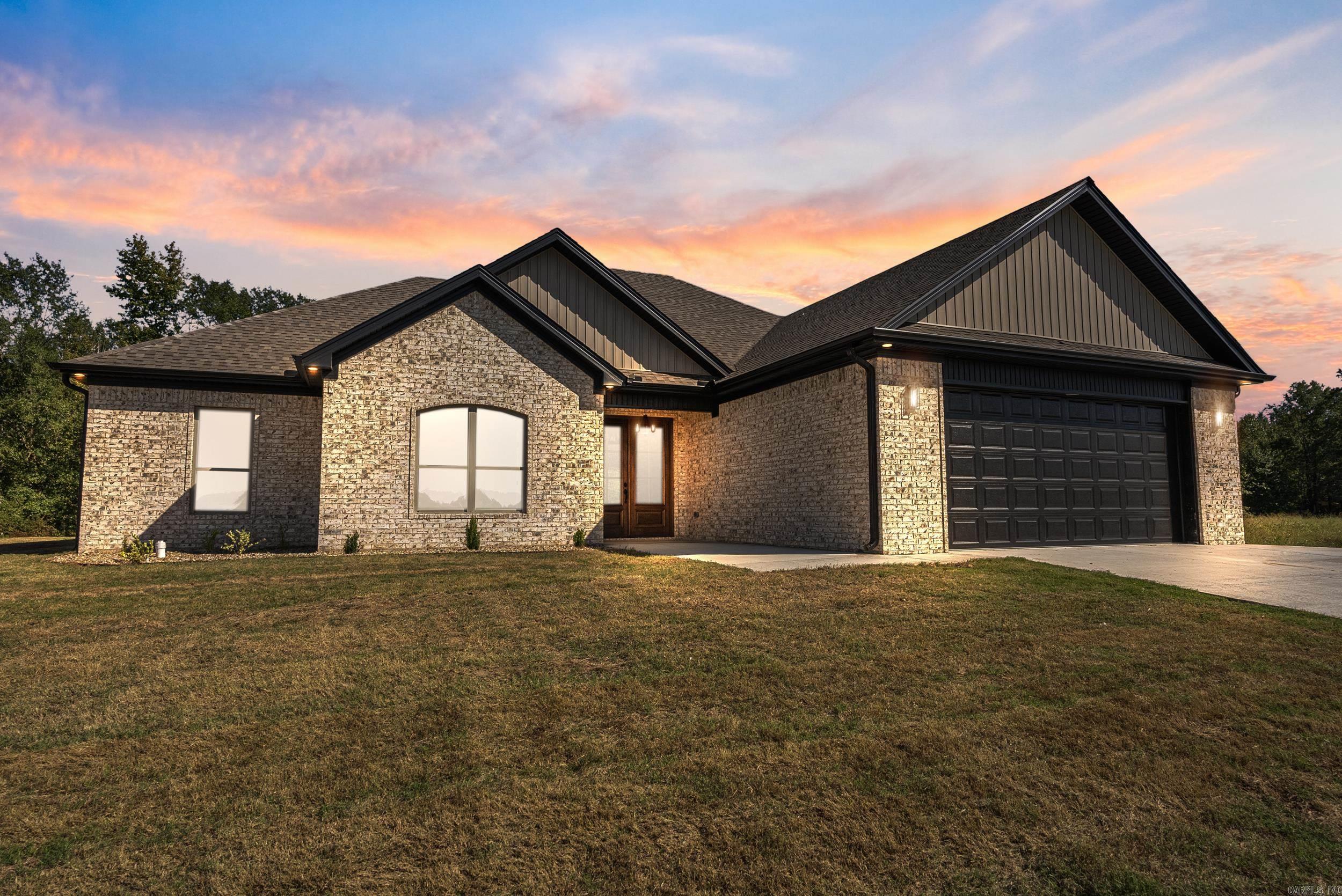 2338 Lakewood Circle