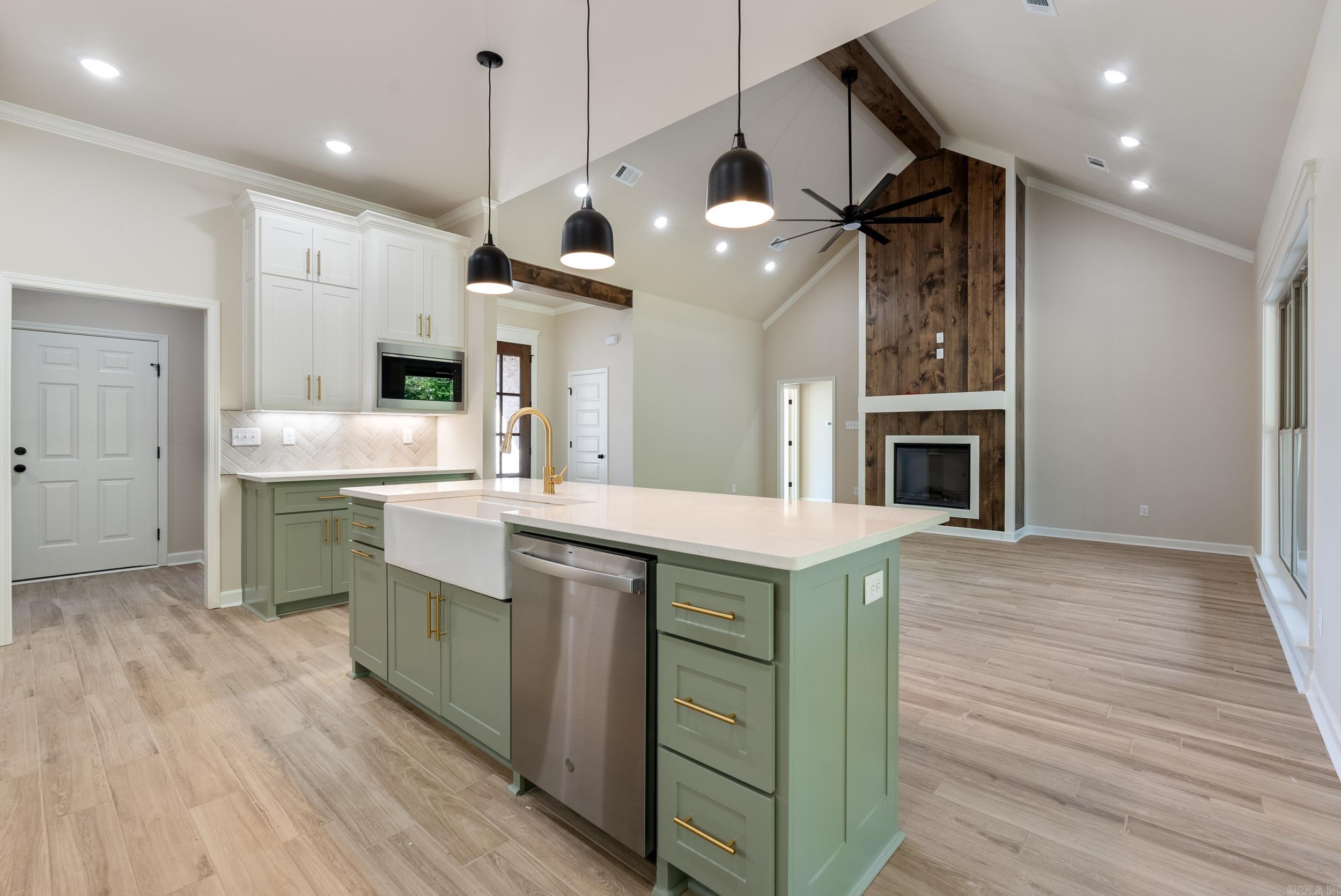 2338 Lakewood Circle