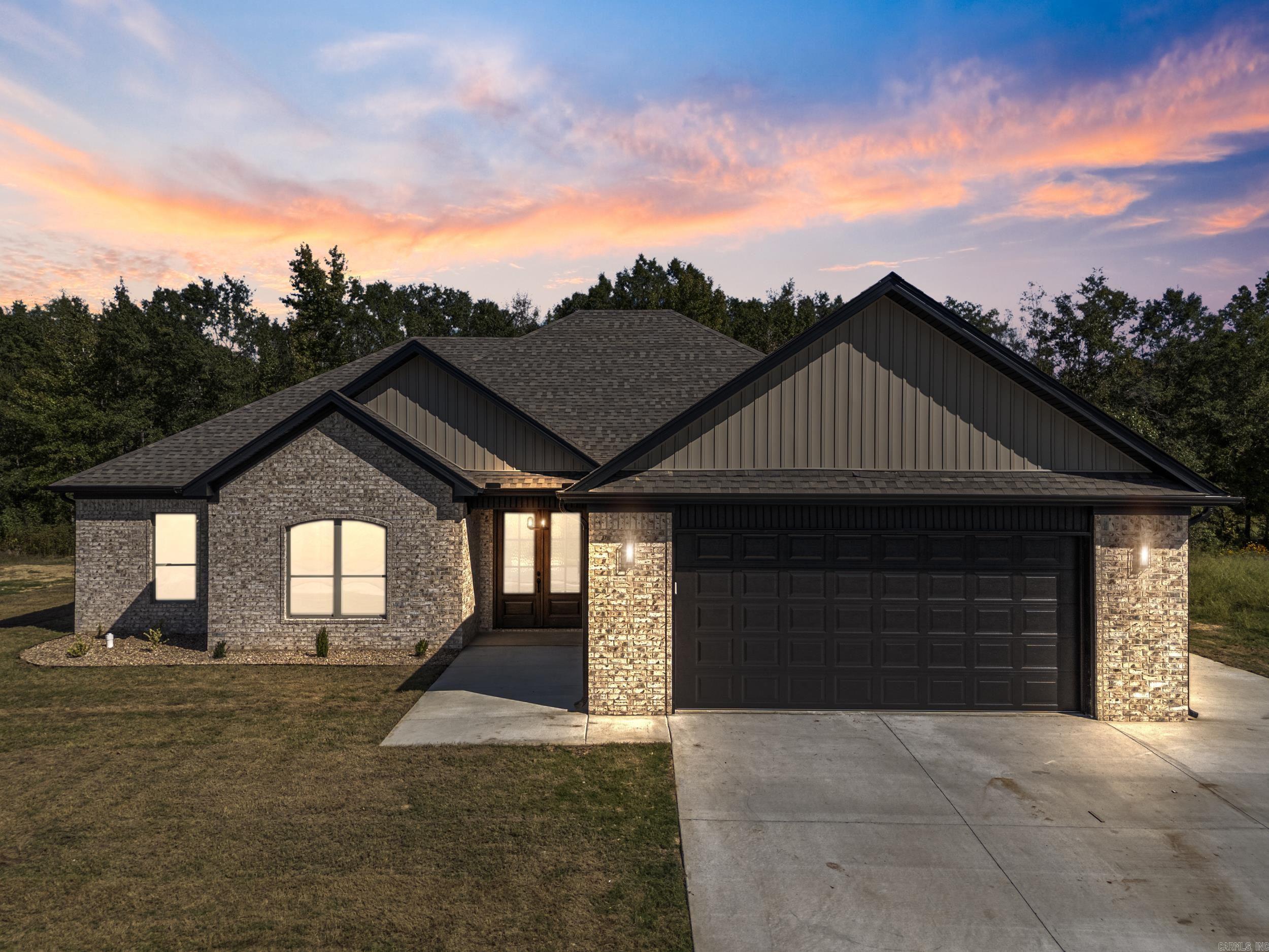 2338 Lakewood Circle