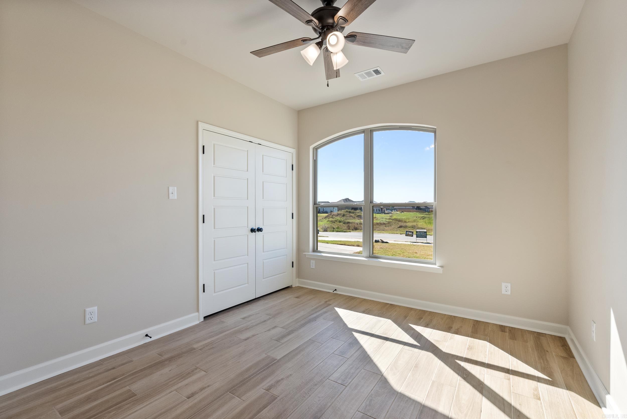 2338 Lakewood Circle
