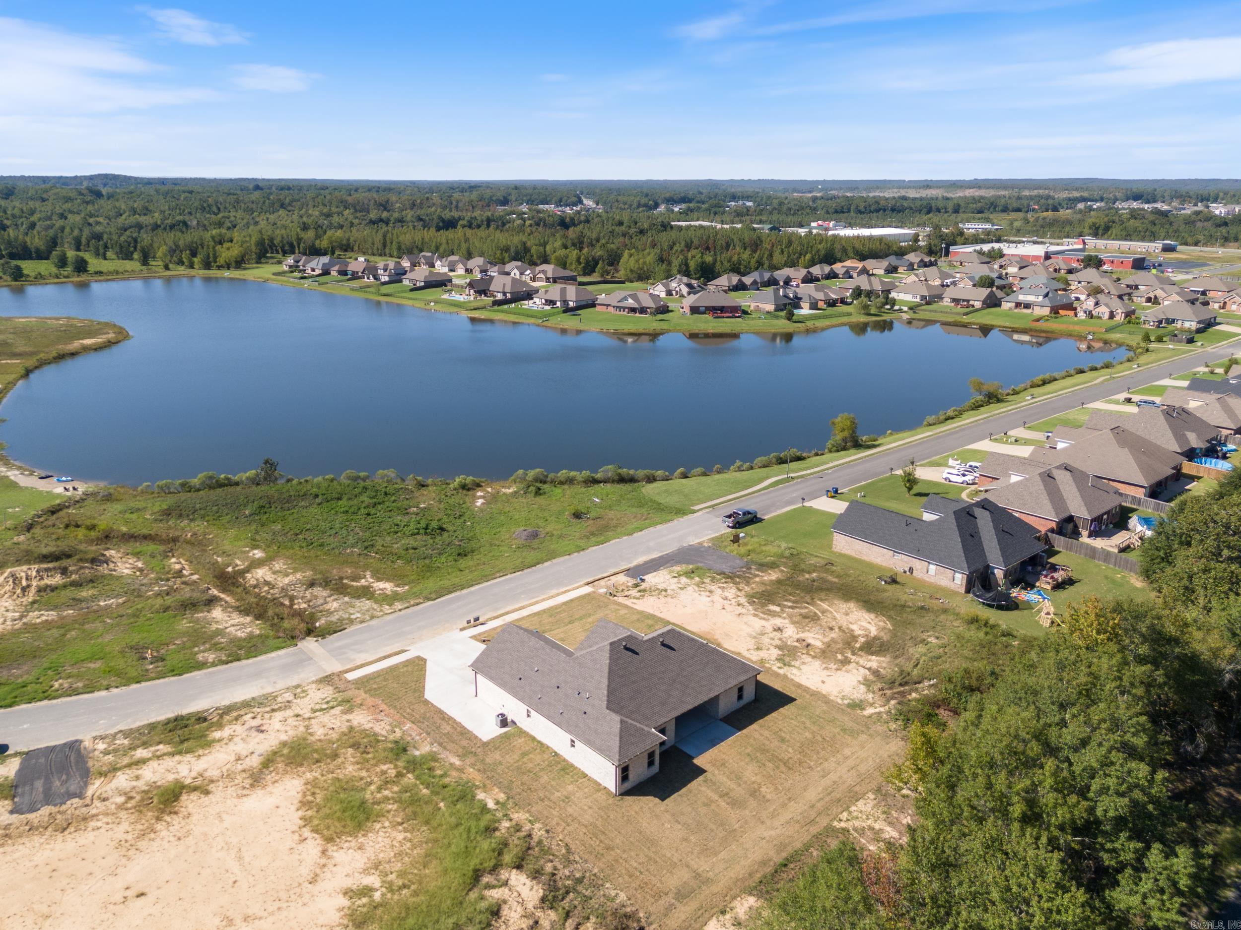 2338 Lakewood Circle