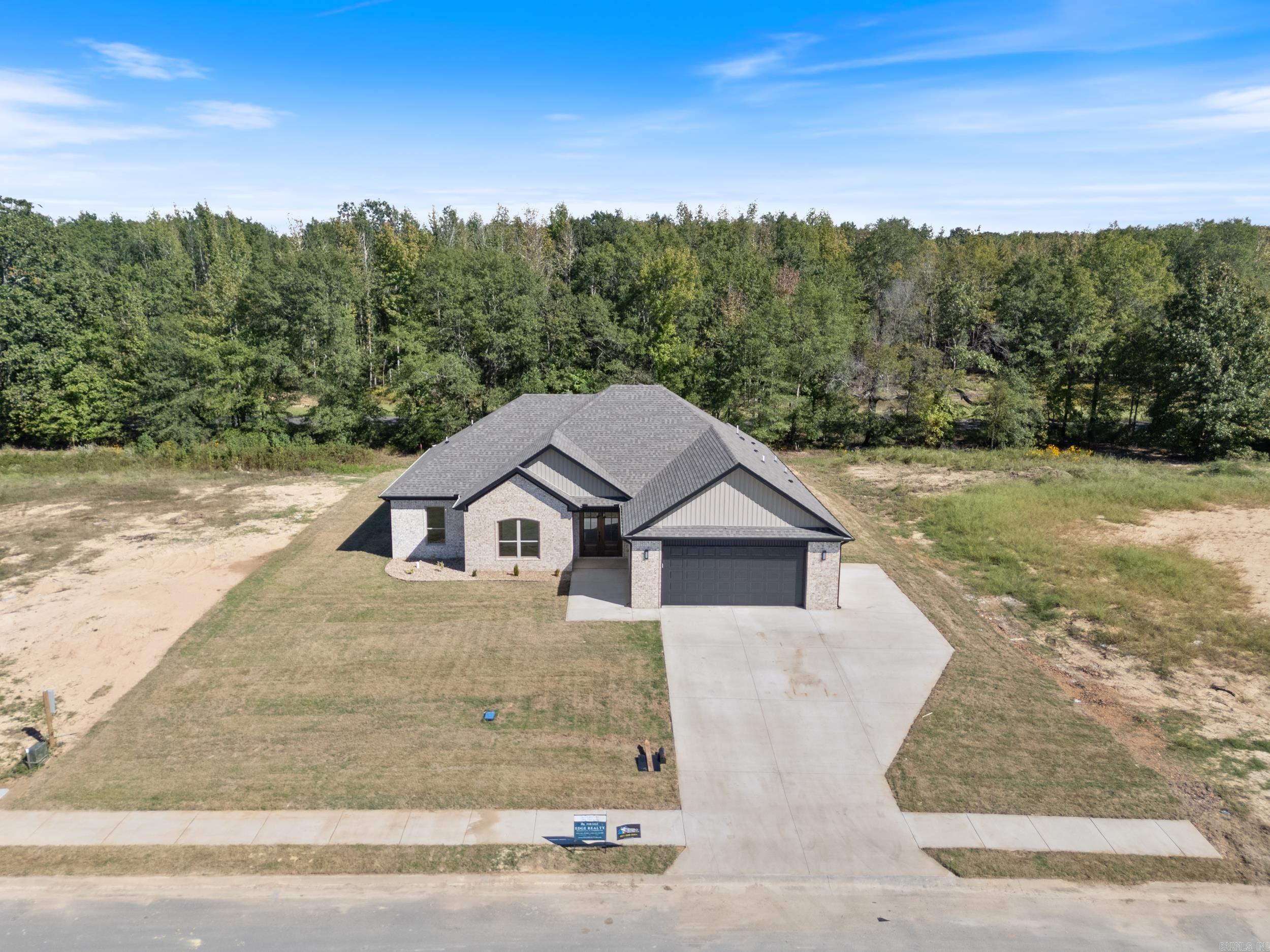 2338 Lakewood Circle