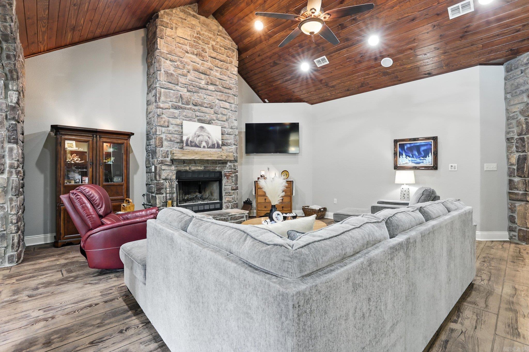 303 Duren Place